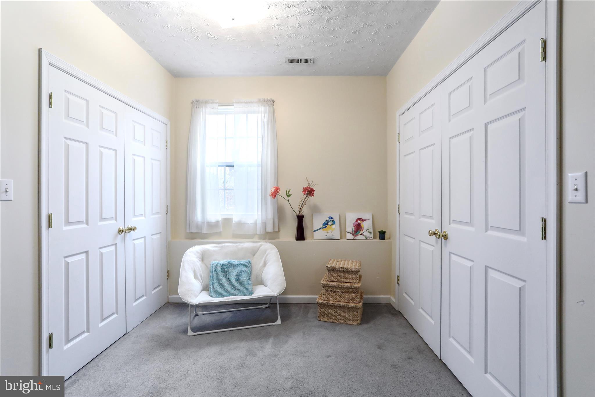 FOXCREST MANOR - Residential