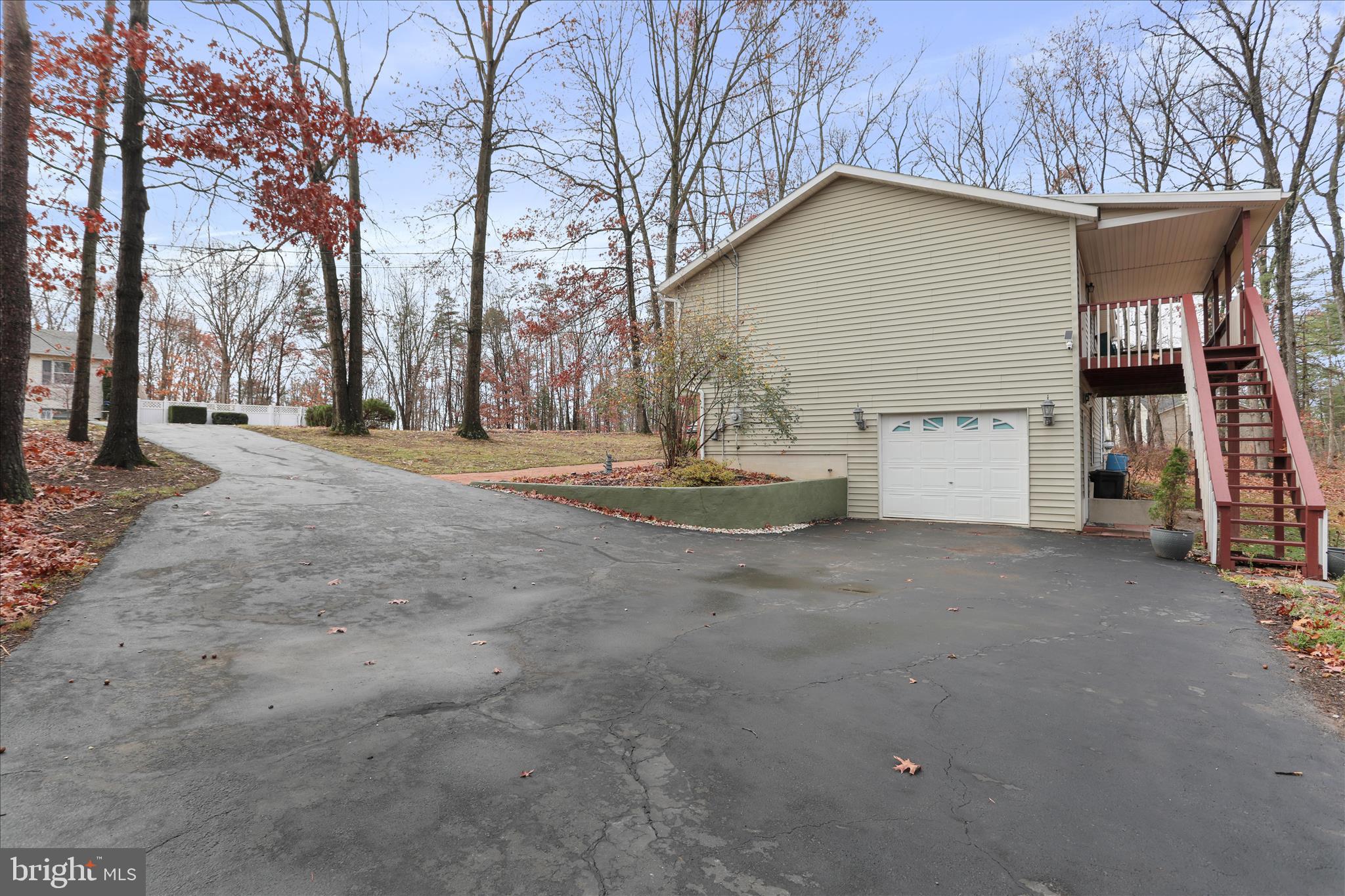 FOXCREST MANOR - Residential