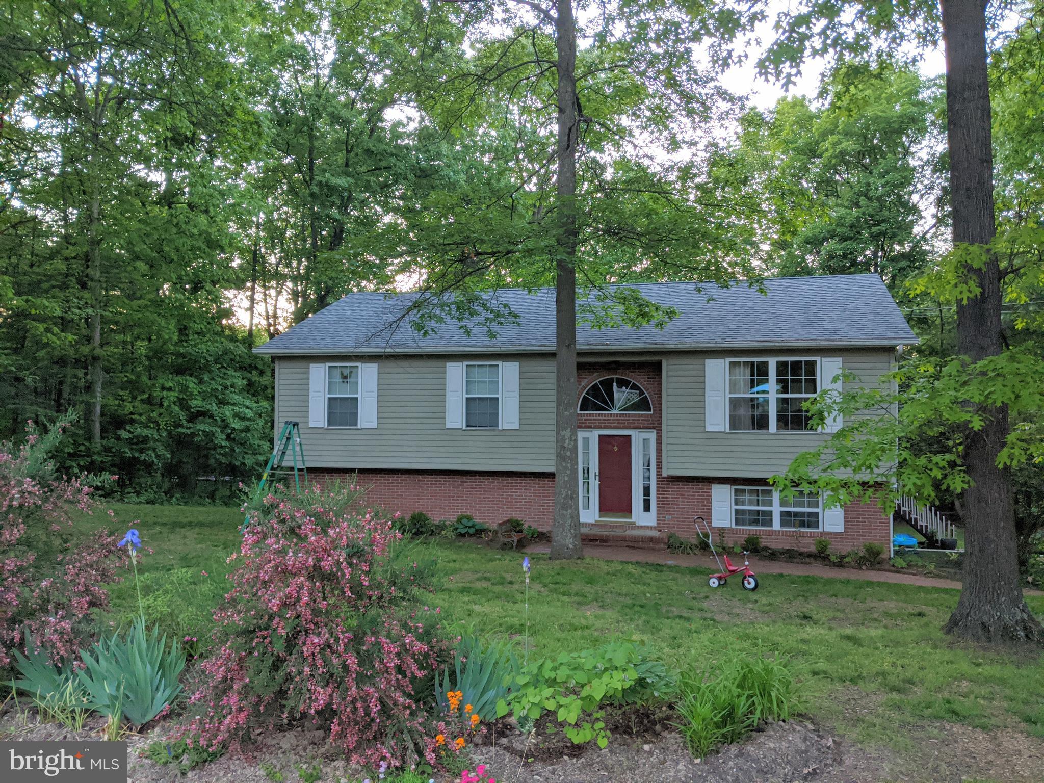 FOXCREST MANOR - Residential