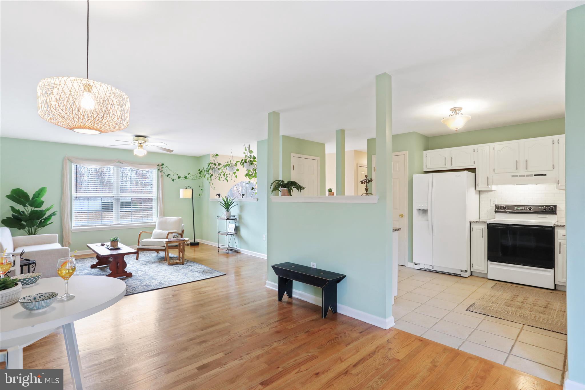 FOXCREST MANOR - Residential