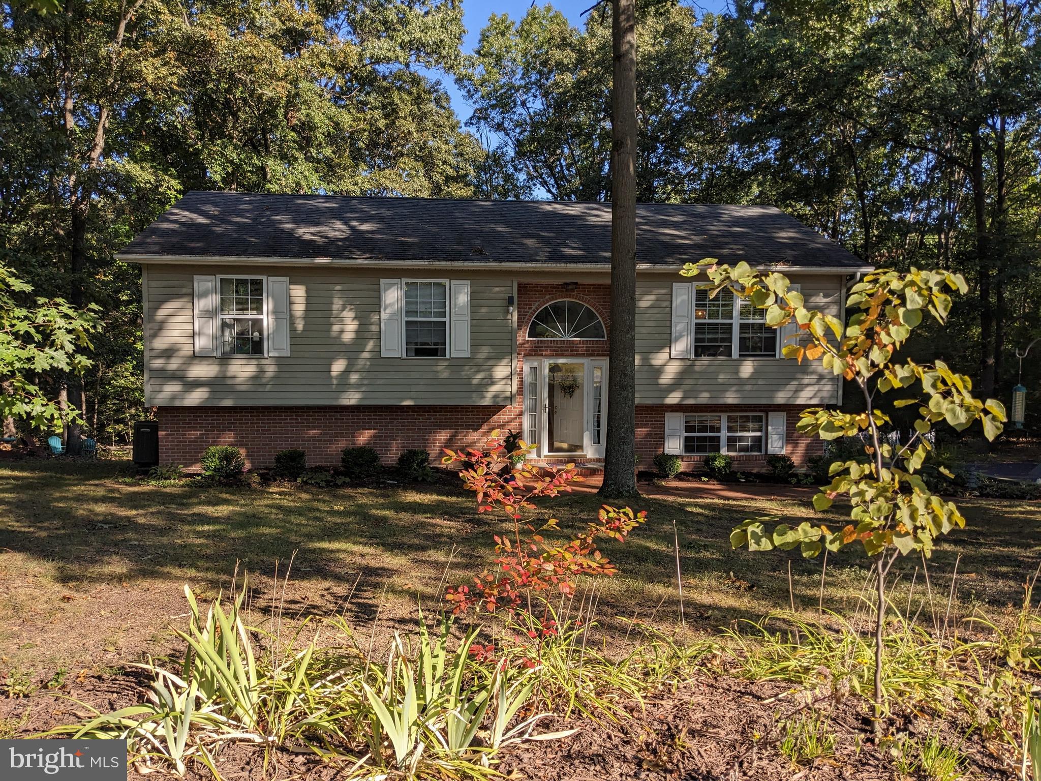 FOXCREST MANOR - Residential