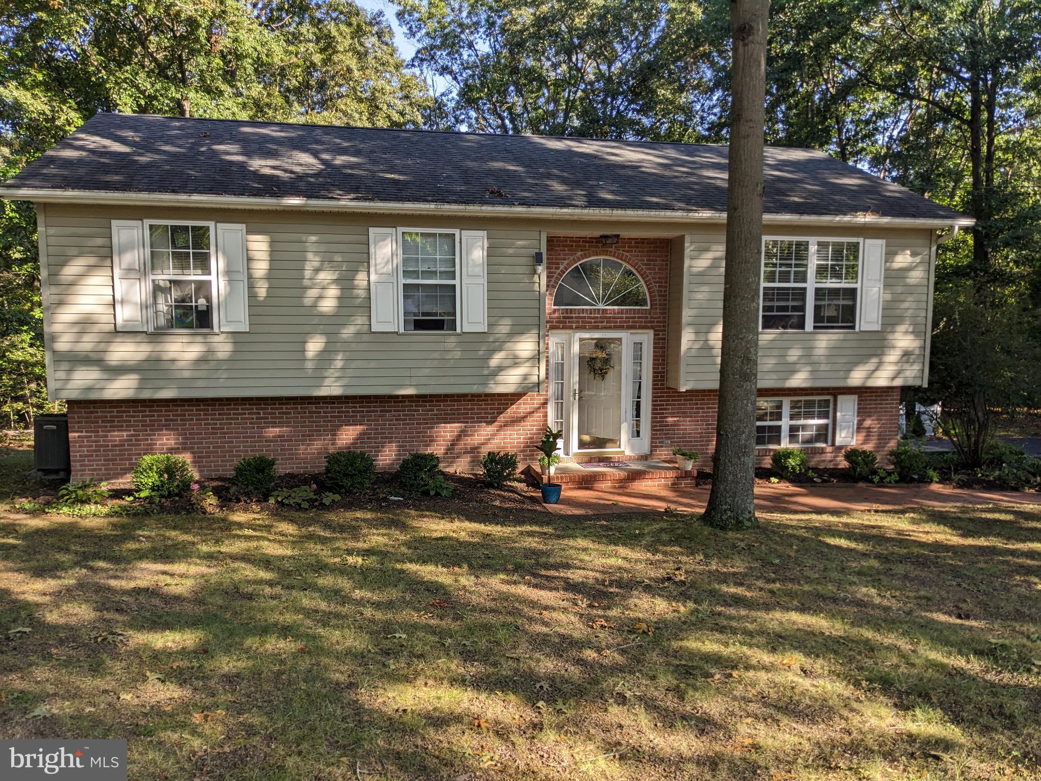 FOXCREST MANOR - Residential