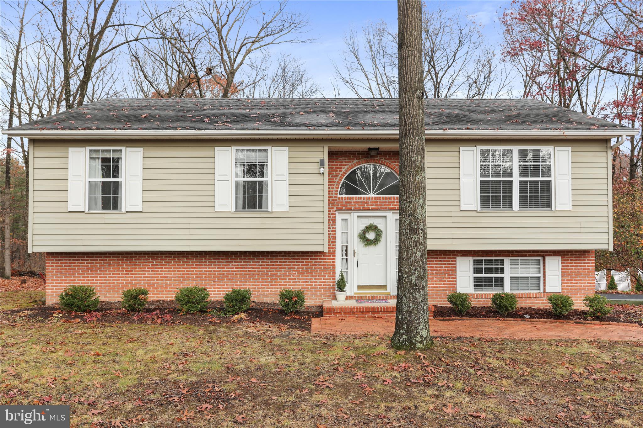 FOXCREST MANOR - Residential