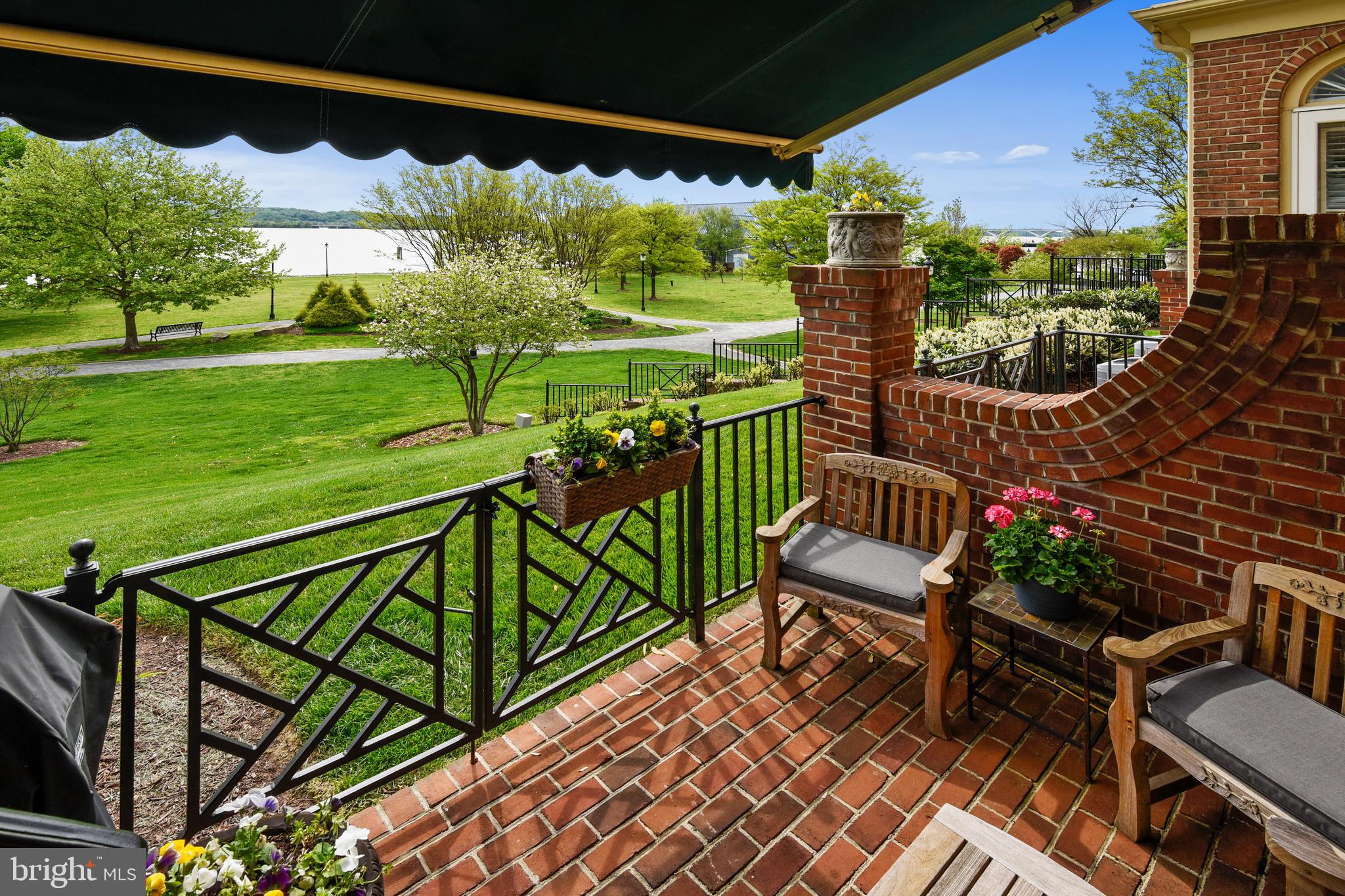 RIVERGATE - Residential