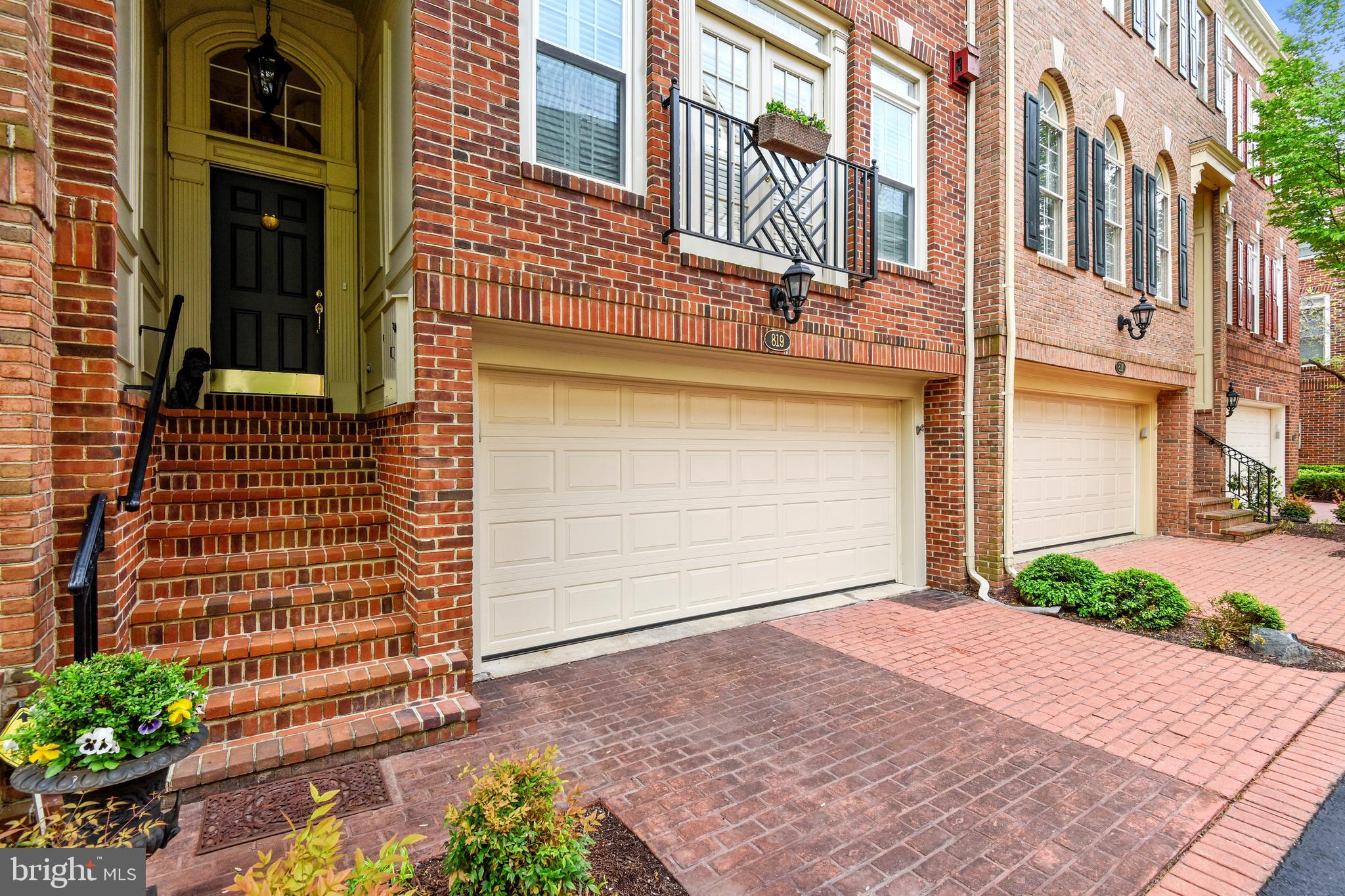 RIVERGATE - Residential