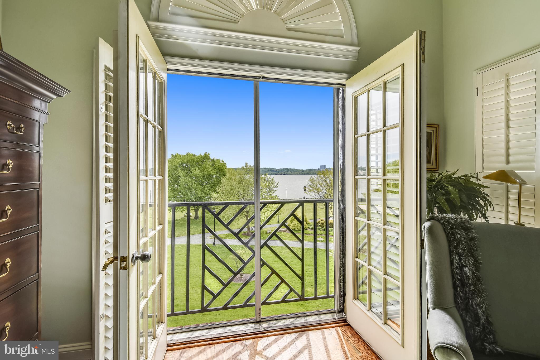 RIVERGATE - Residential