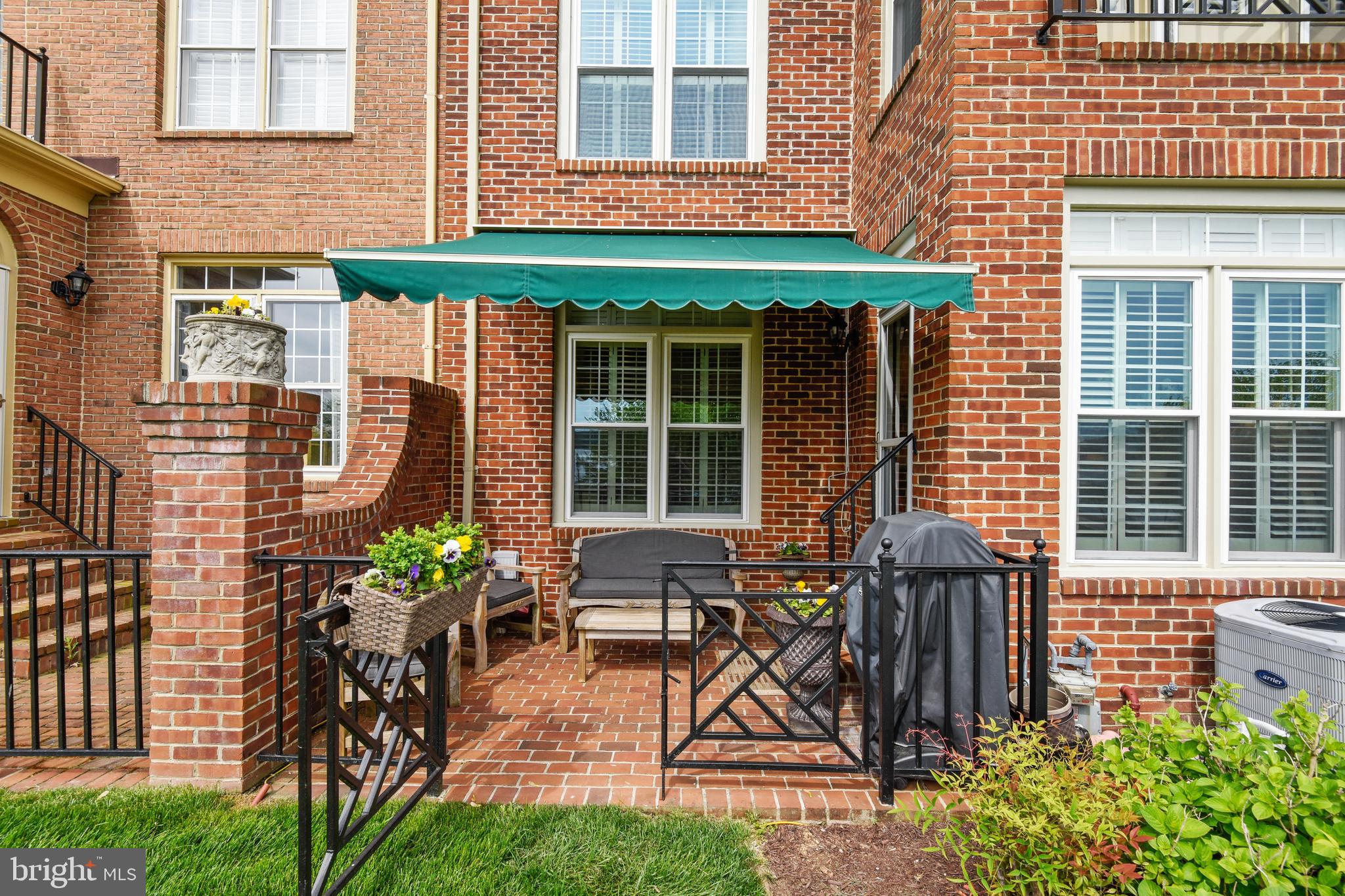 RIVERGATE - Residential