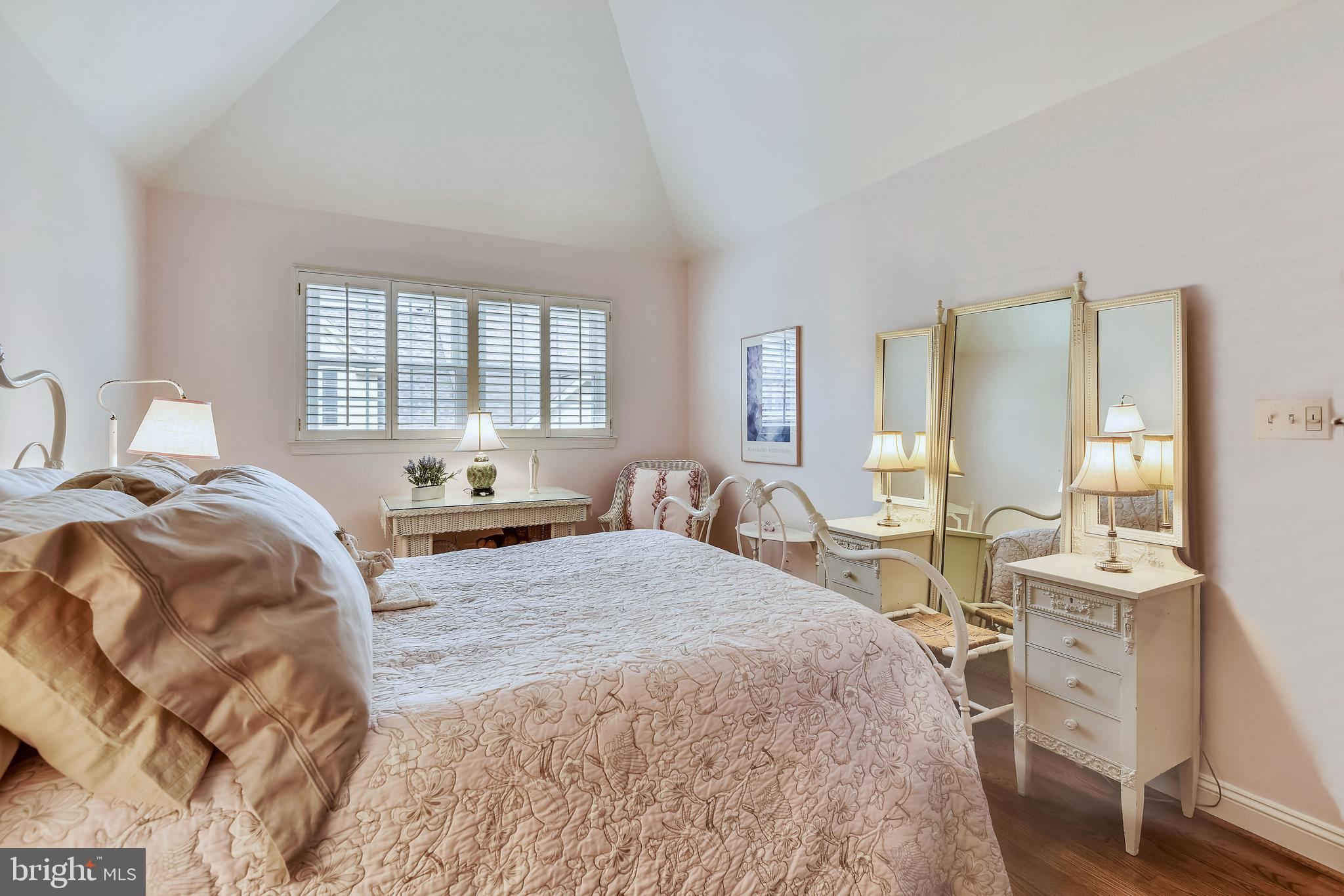 RIVERGATE - Residential