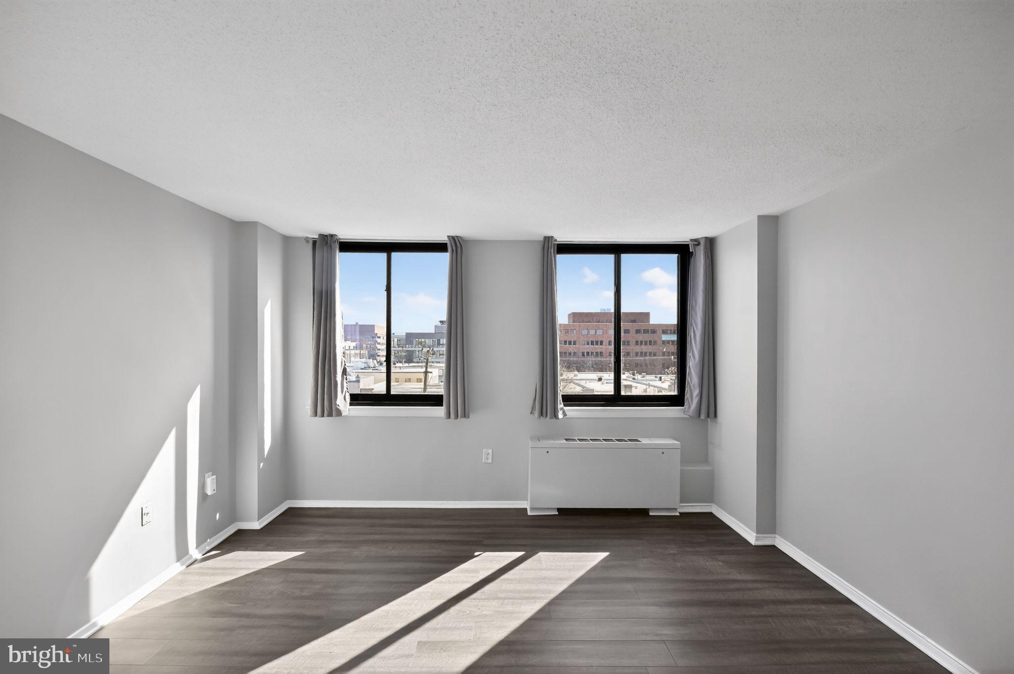 PORT ROYAL CONDOMINIUM - Residential