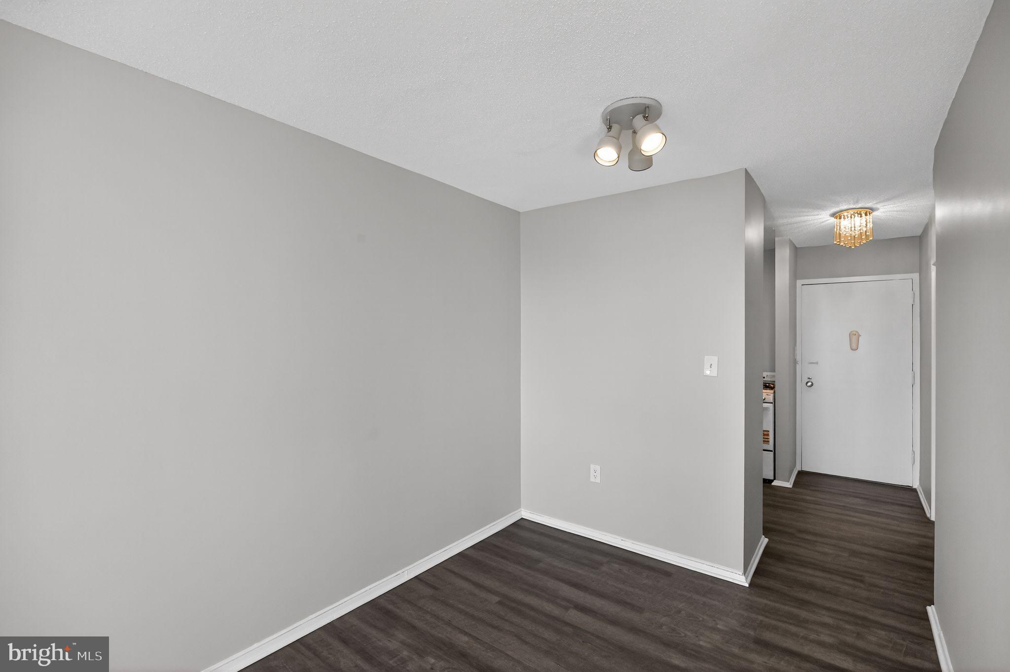 PORT ROYAL CONDOMINIUM - Residential