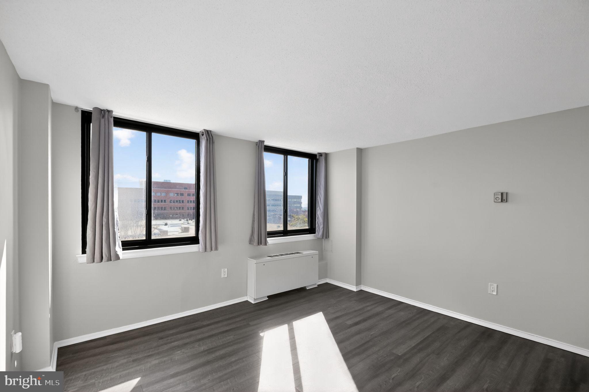 PORT ROYAL CONDOMINIUM - Residential