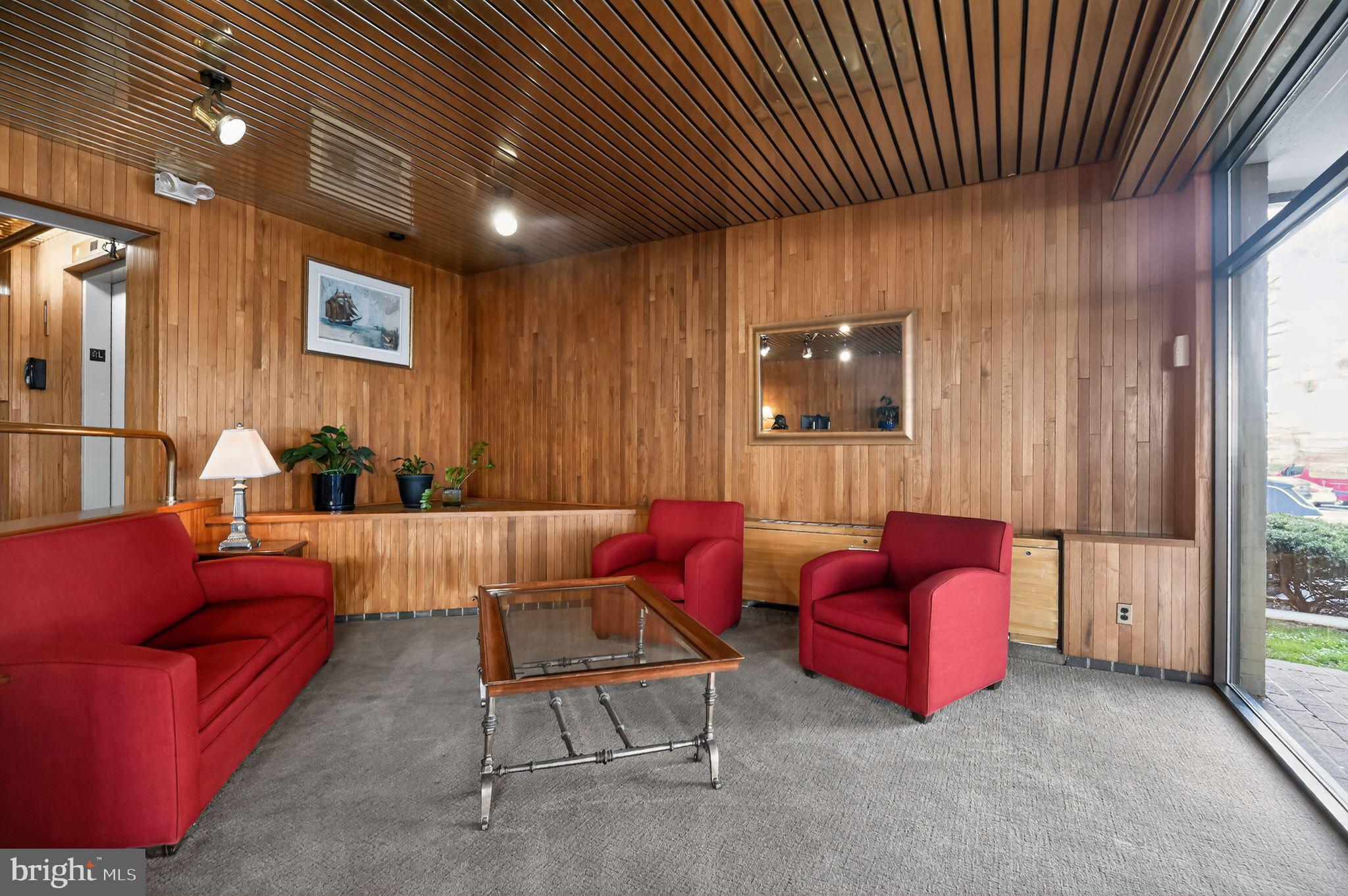 PORT ROYAL CONDOMINIUM - Residential