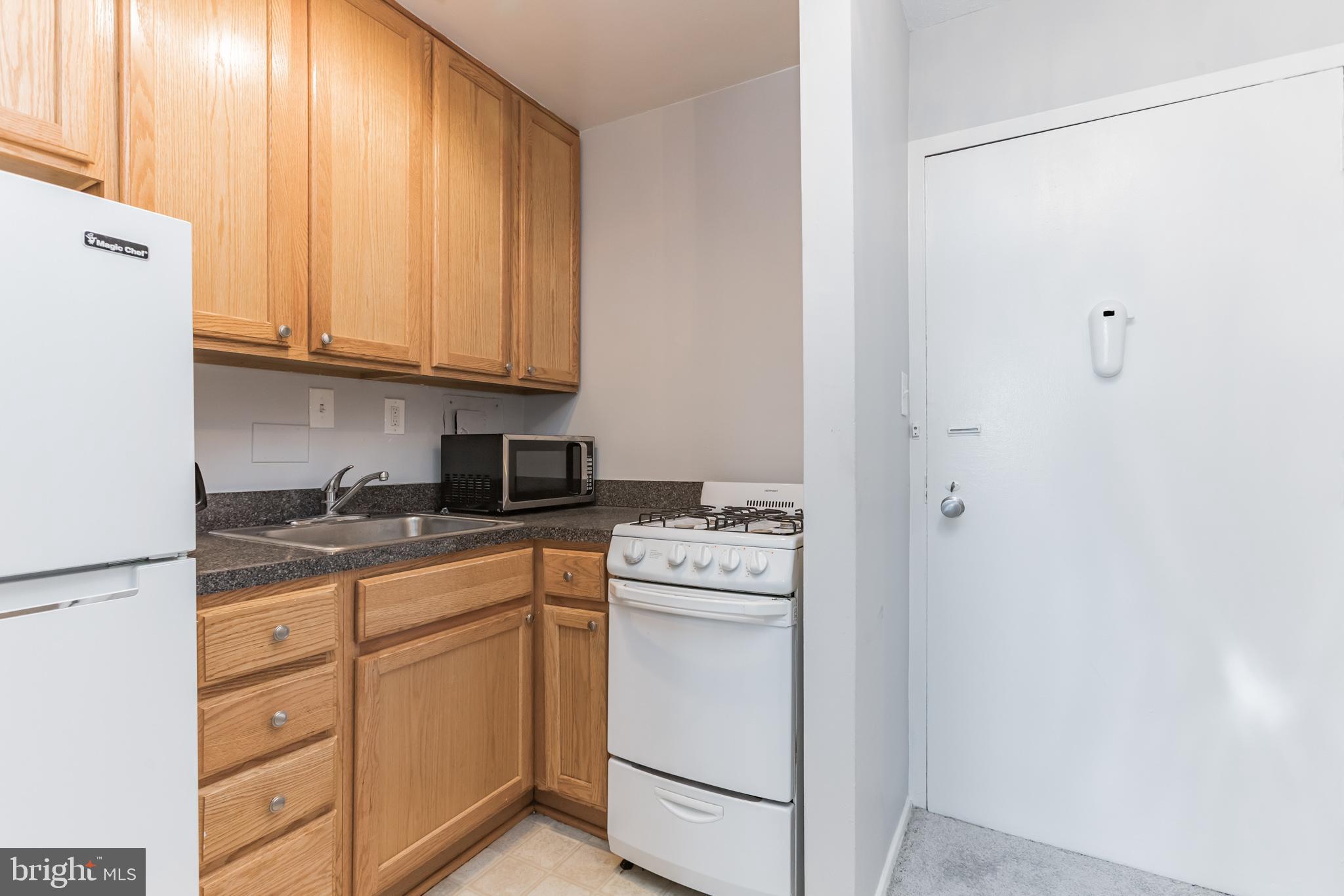 PORT ROYAL CONDOMINIUM - Residential