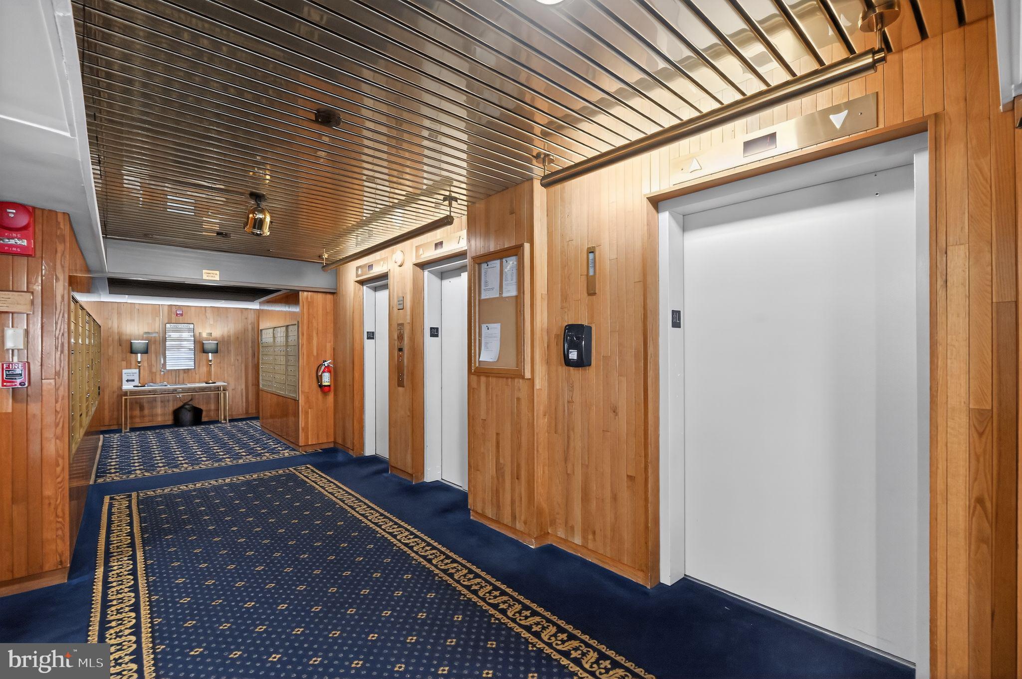 PORT ROYAL CONDOMINIUM - Residential