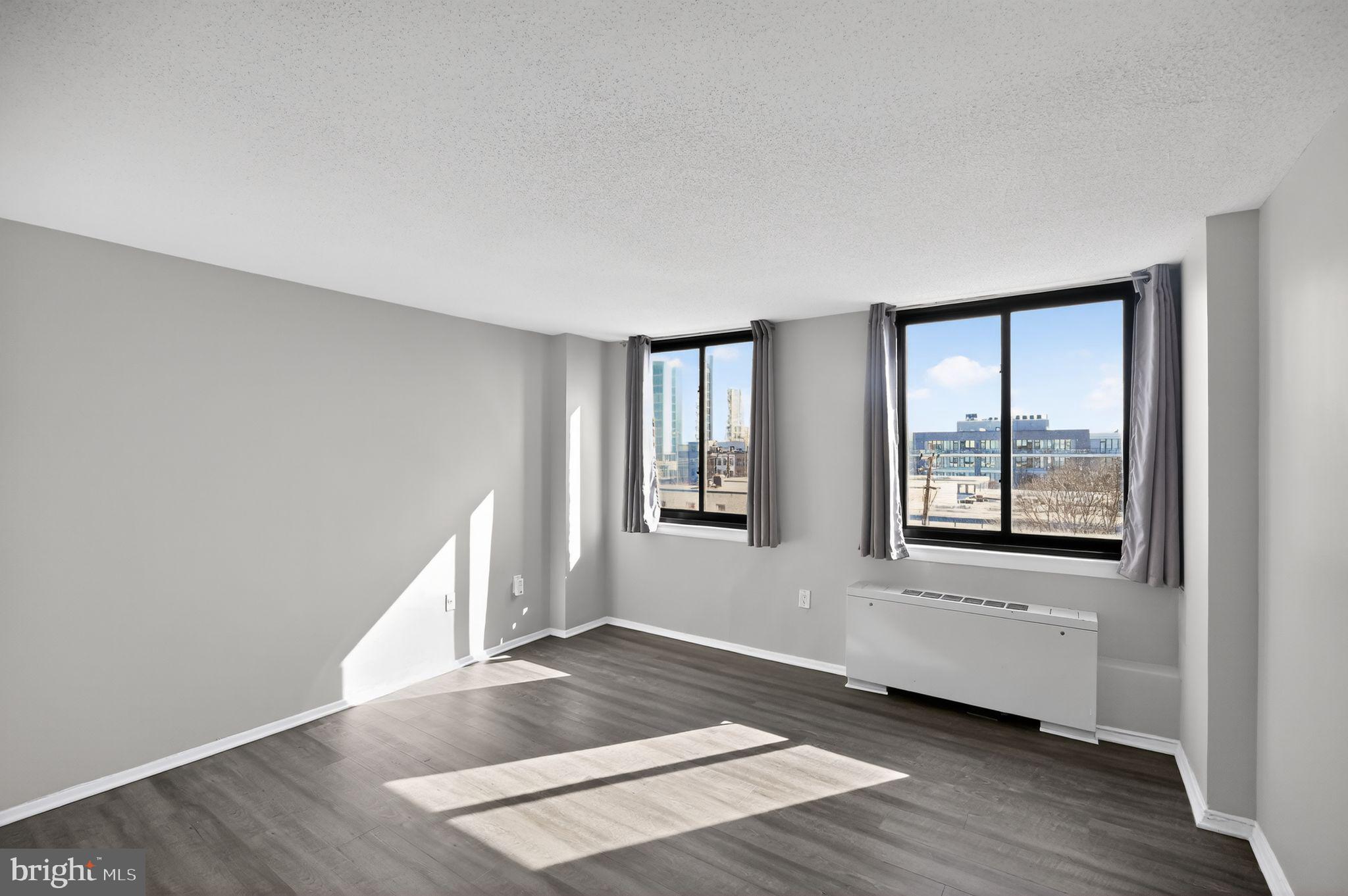 PORT ROYAL CONDOMINIUM - Residential