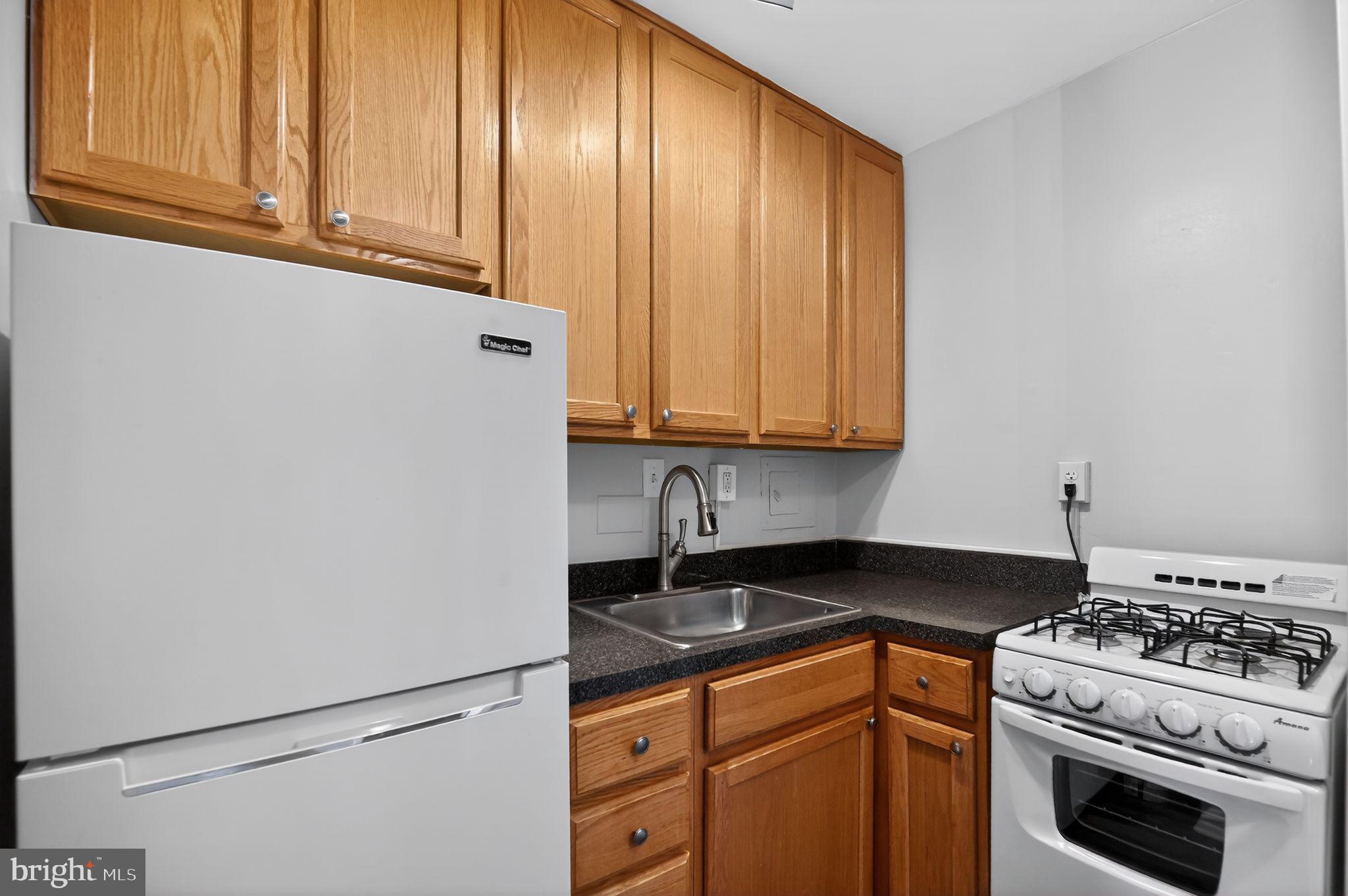 PORT ROYAL CONDOMINIUM - Residential