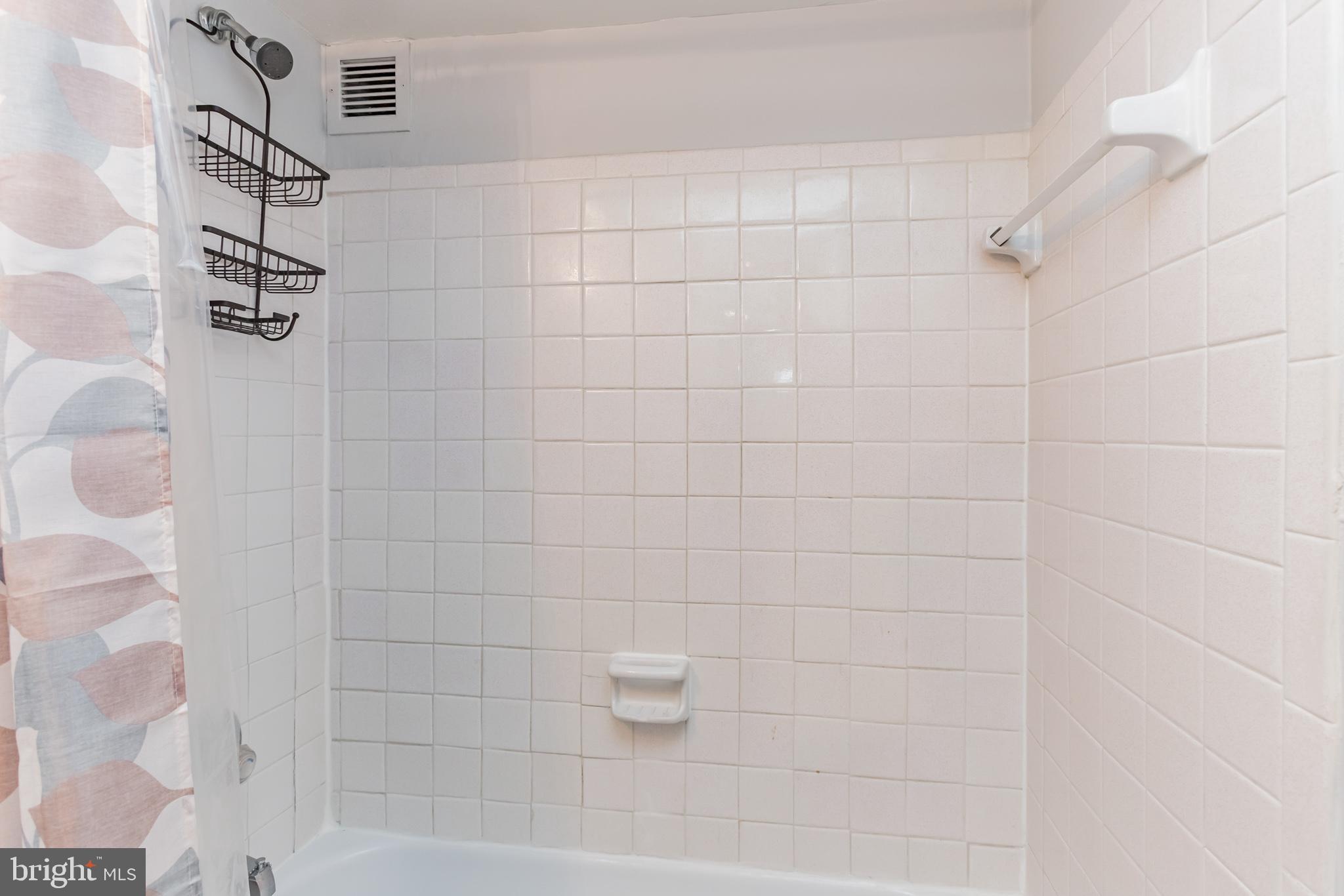 PORT ROYAL CONDOMINIUM - Residential