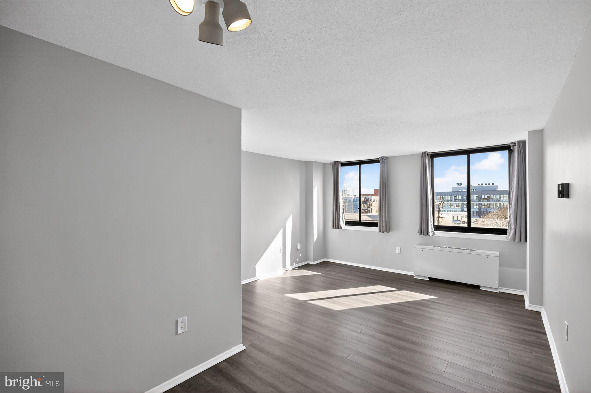 PORT ROYAL CONDOMINIUM - Residential