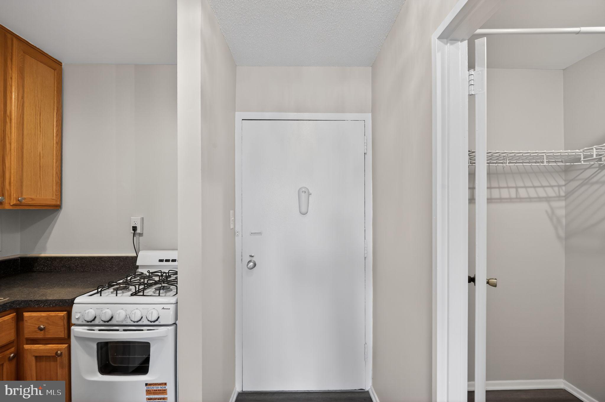 PORT ROYAL CONDOMINIUM - Residential