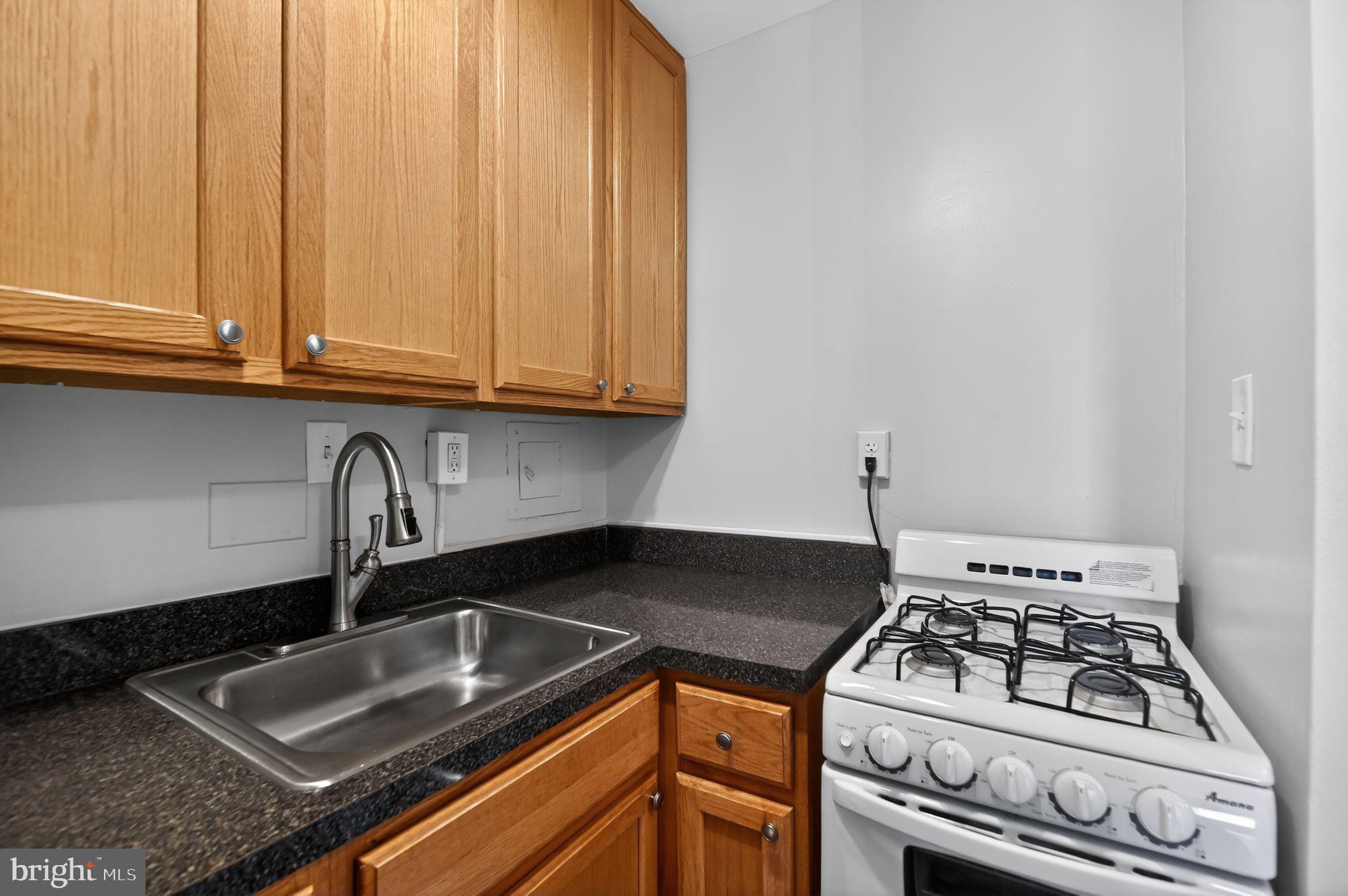 PORT ROYAL CONDOMINIUM - Residential