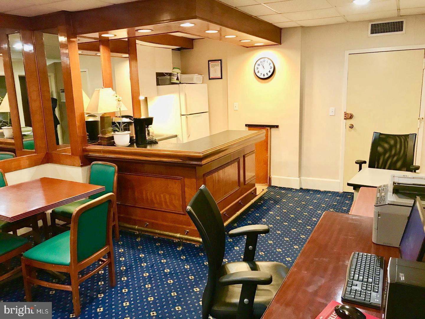 PORT ROYAL CONDOMINIUM - Residential