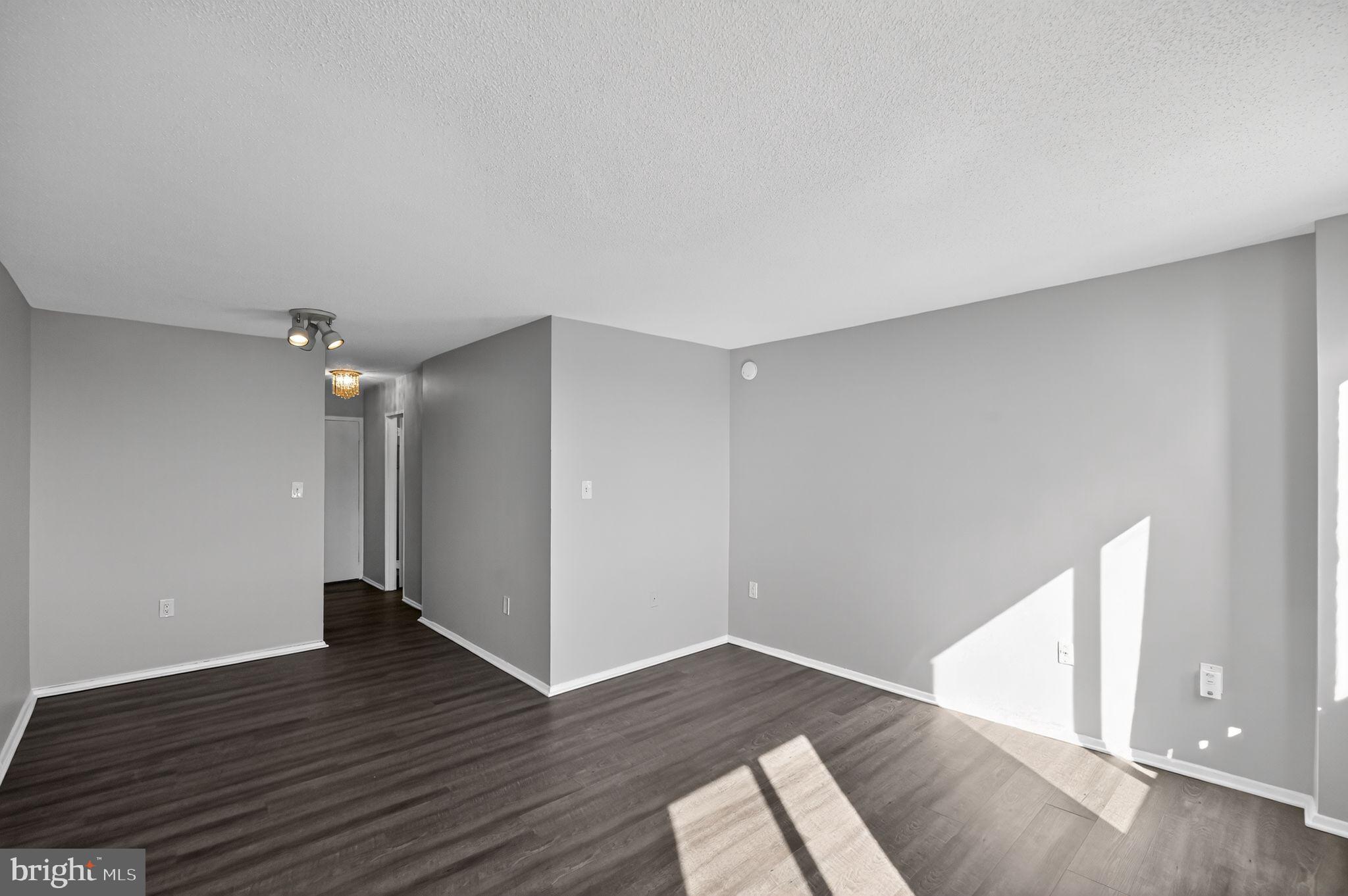 PORT ROYAL CONDOMINIUM - Residential