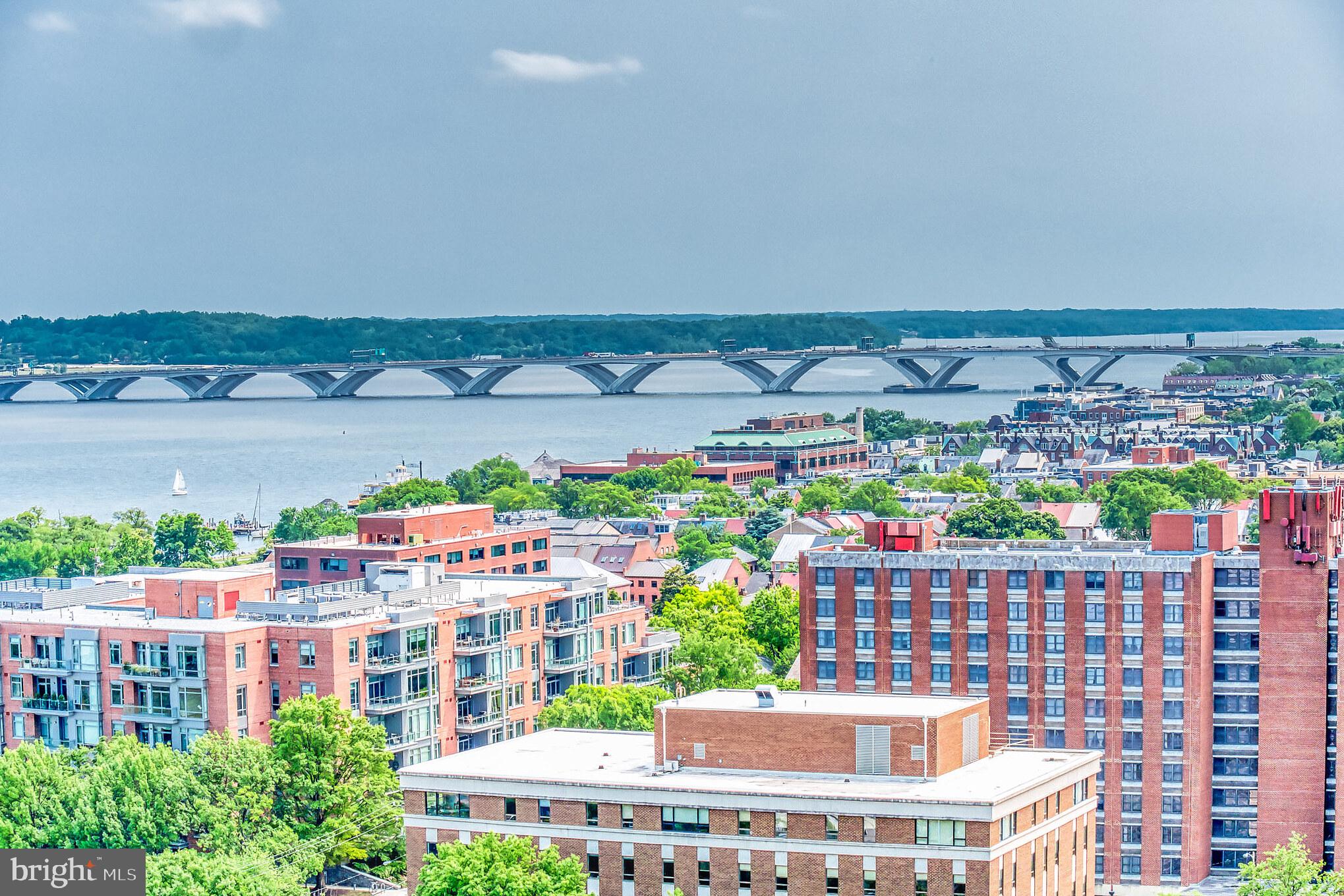 PORT ROYAL CONDOMINIUM - Residential