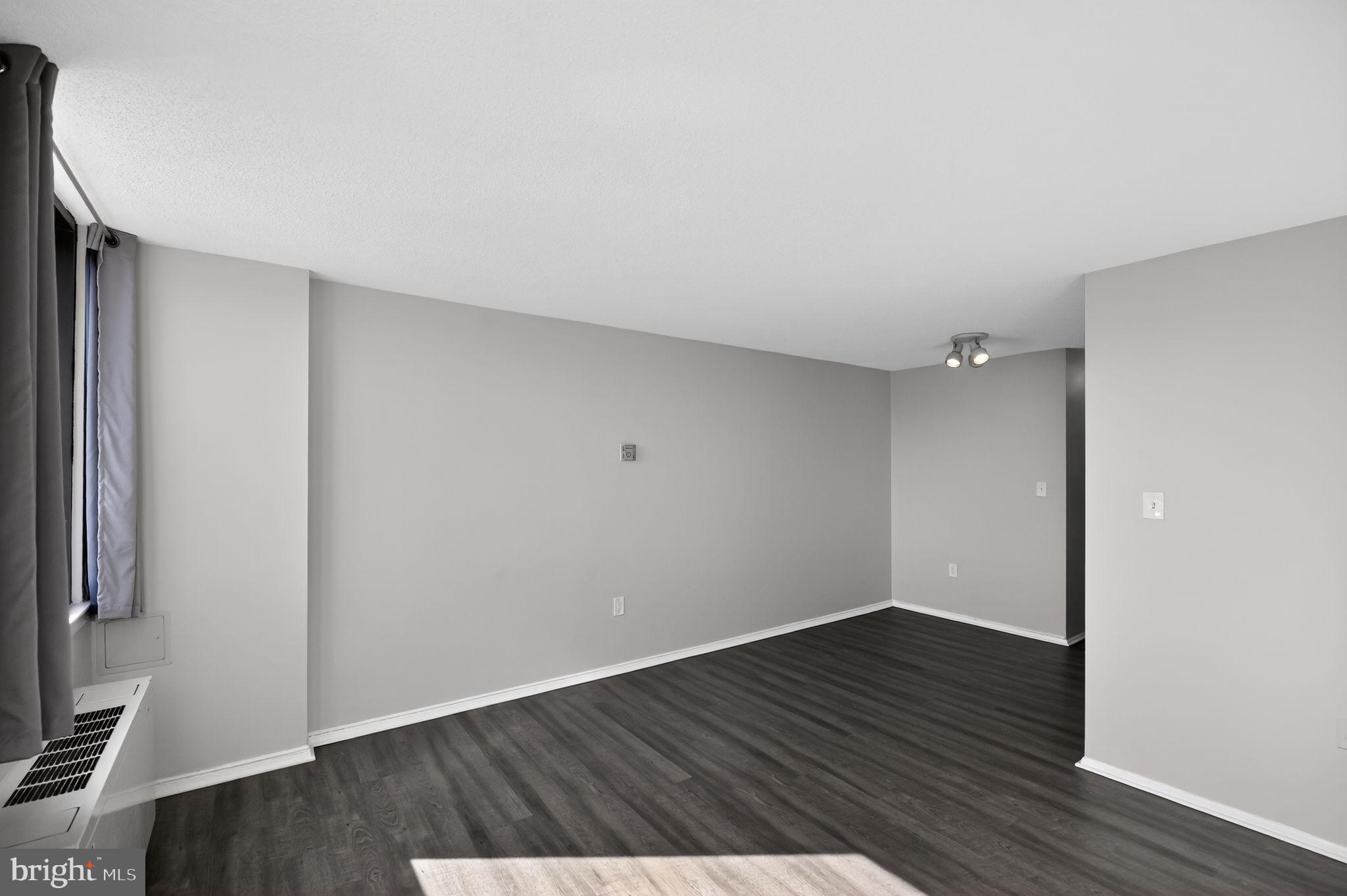 PORT ROYAL CONDOMINIUM - Residential