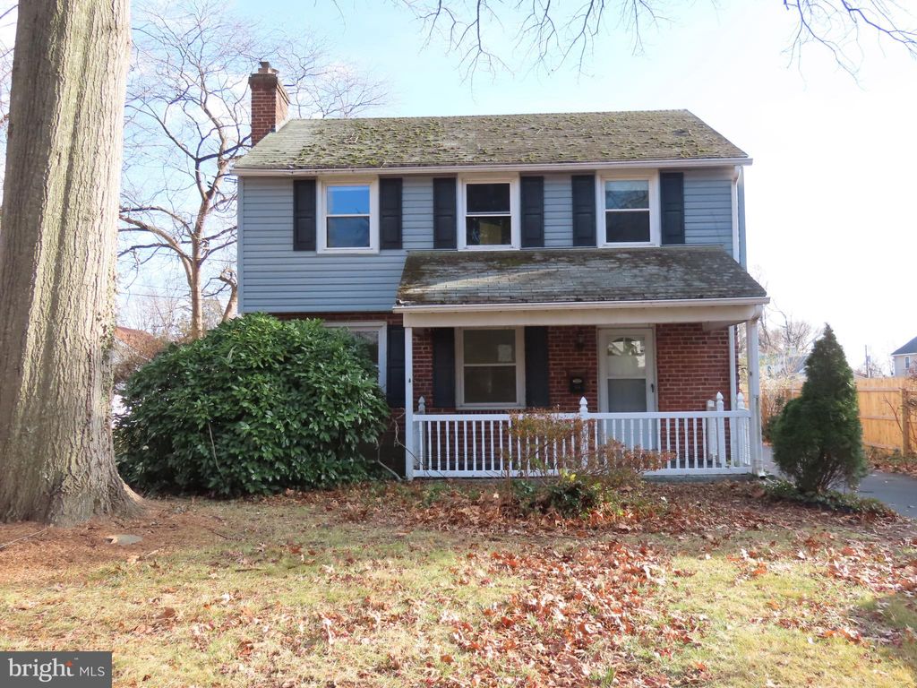 Photo of 111 S Forest Road, SPRINGFIELD, PA 19064 (MLS # PADE2105008)