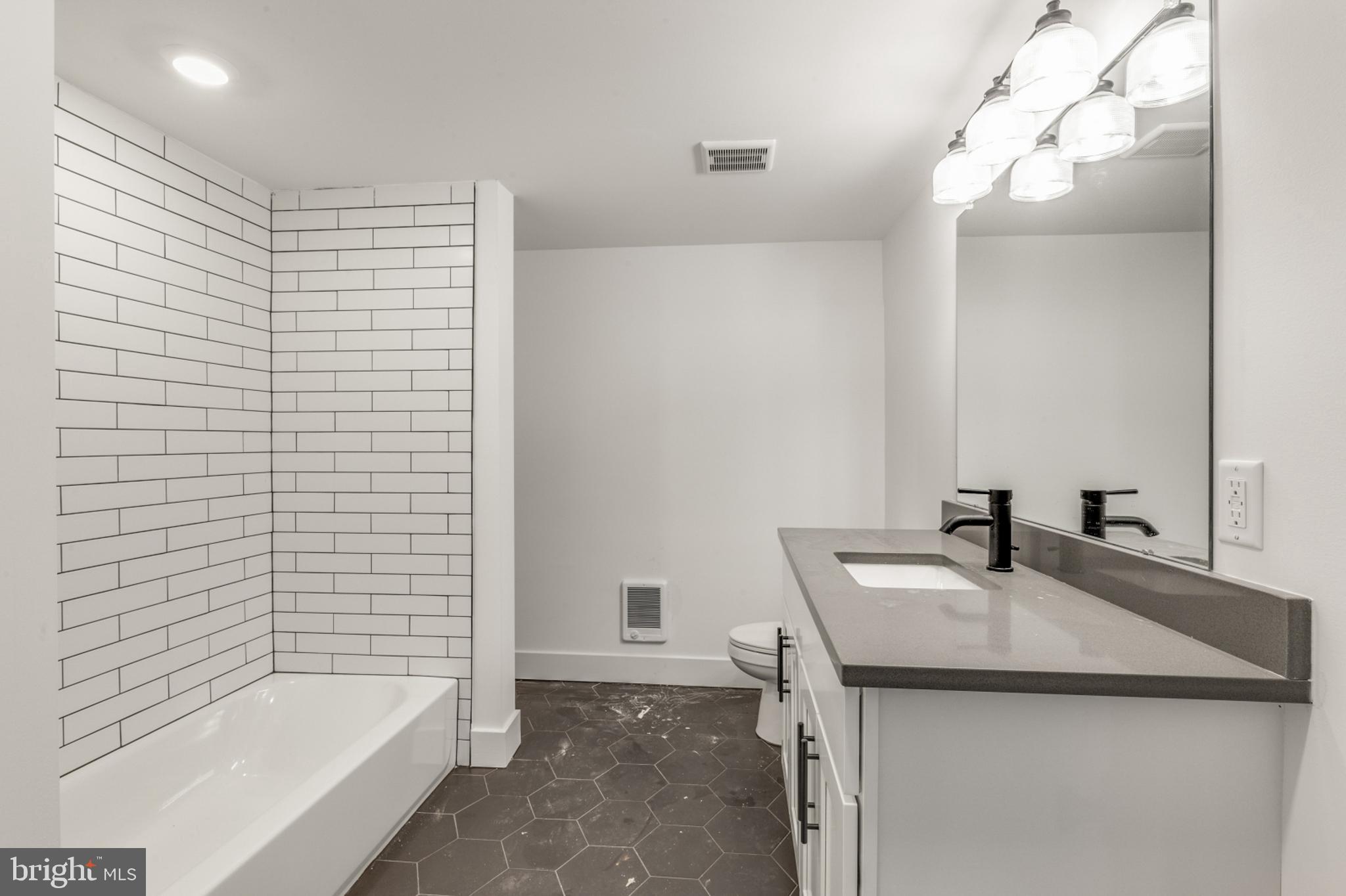 ROXBOROUGH - Residential Lease