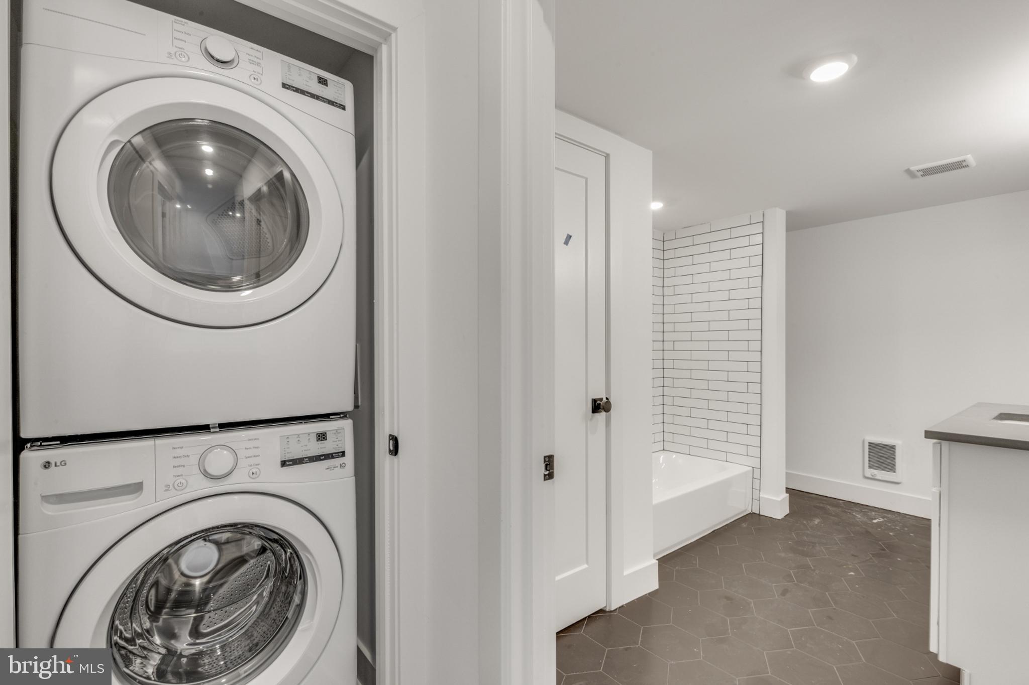 ROXBOROUGH - Residential Lease