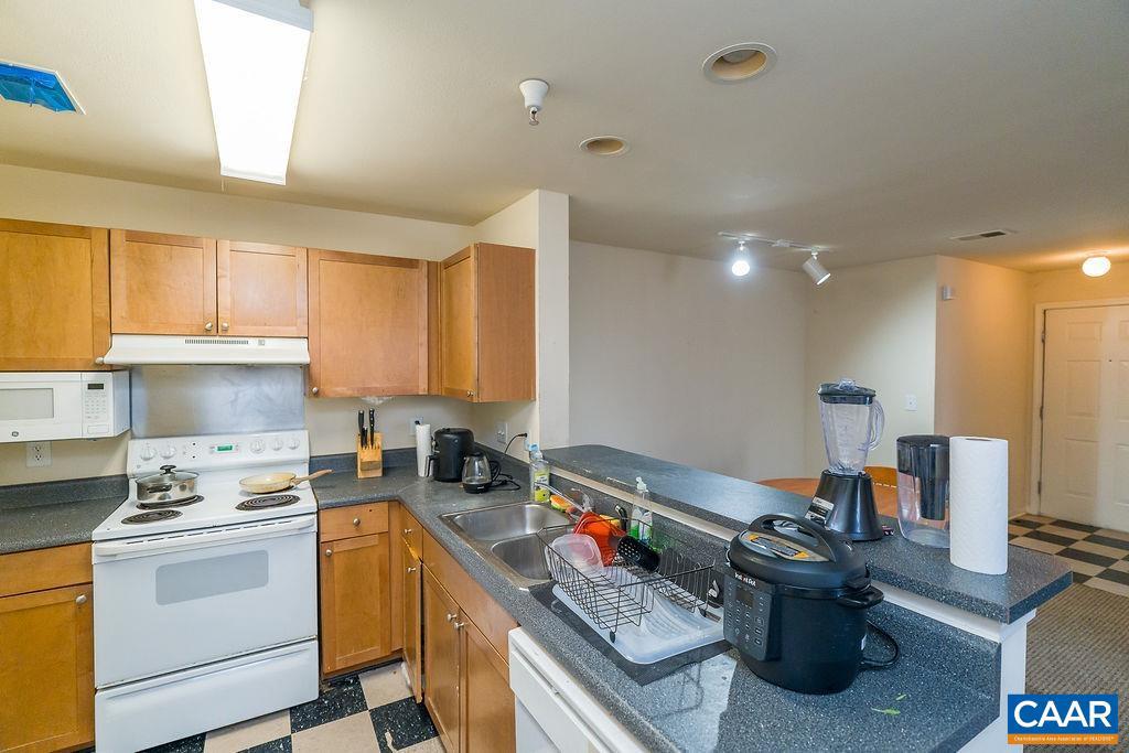 EAGLES LANDING - Residential