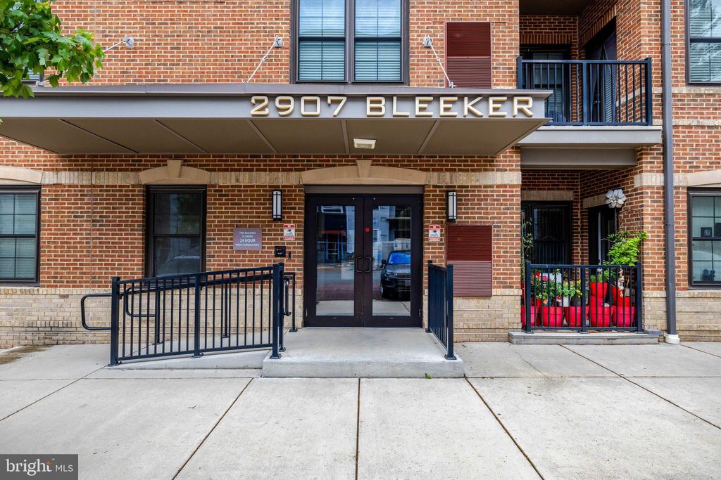 Photo of 2907 Bleeker Street #3-206, FAIRFAX, VA 22031 (MLS # VAFX2309358)