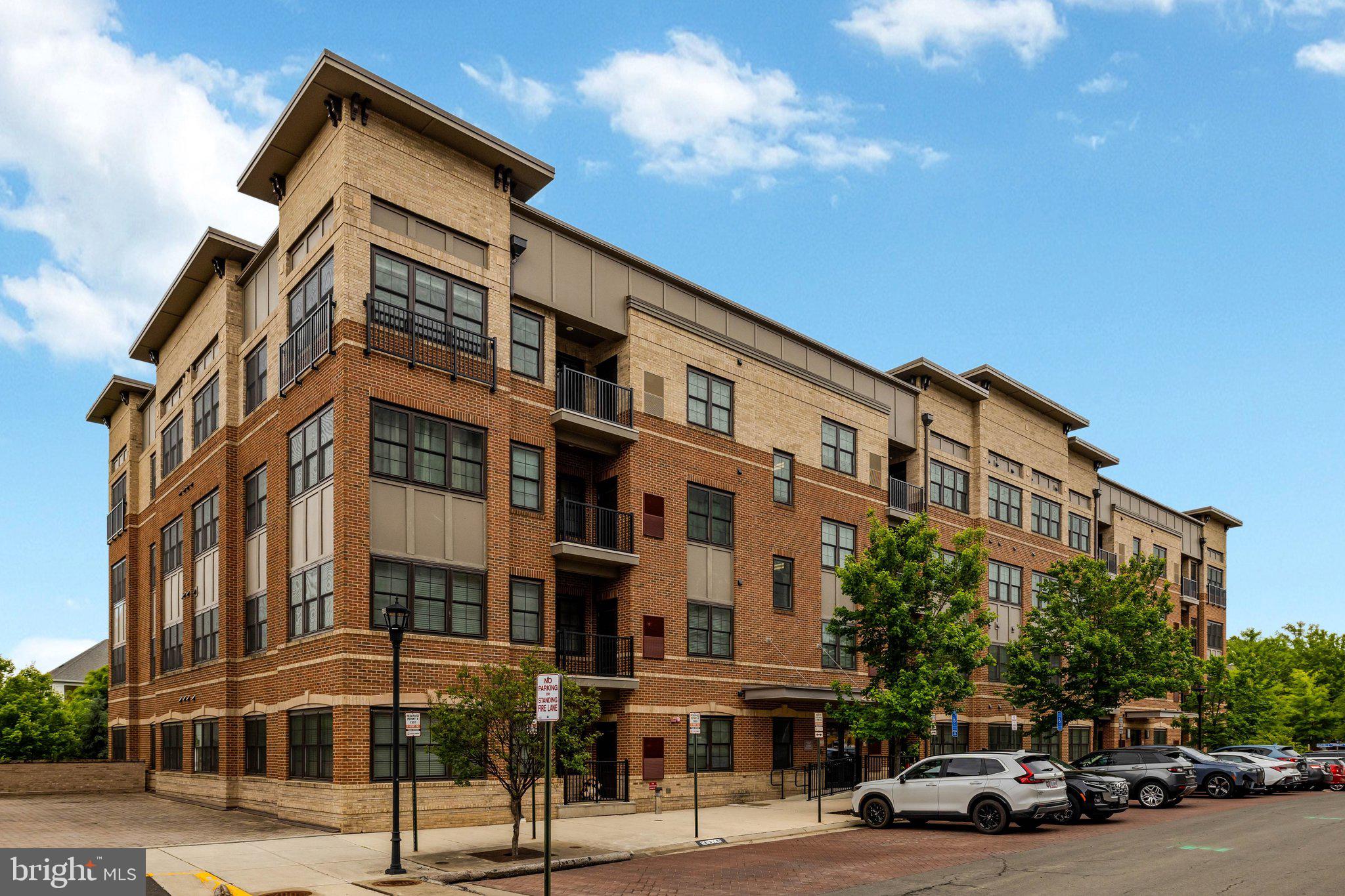 2907 BLEEKER STREET 3-206