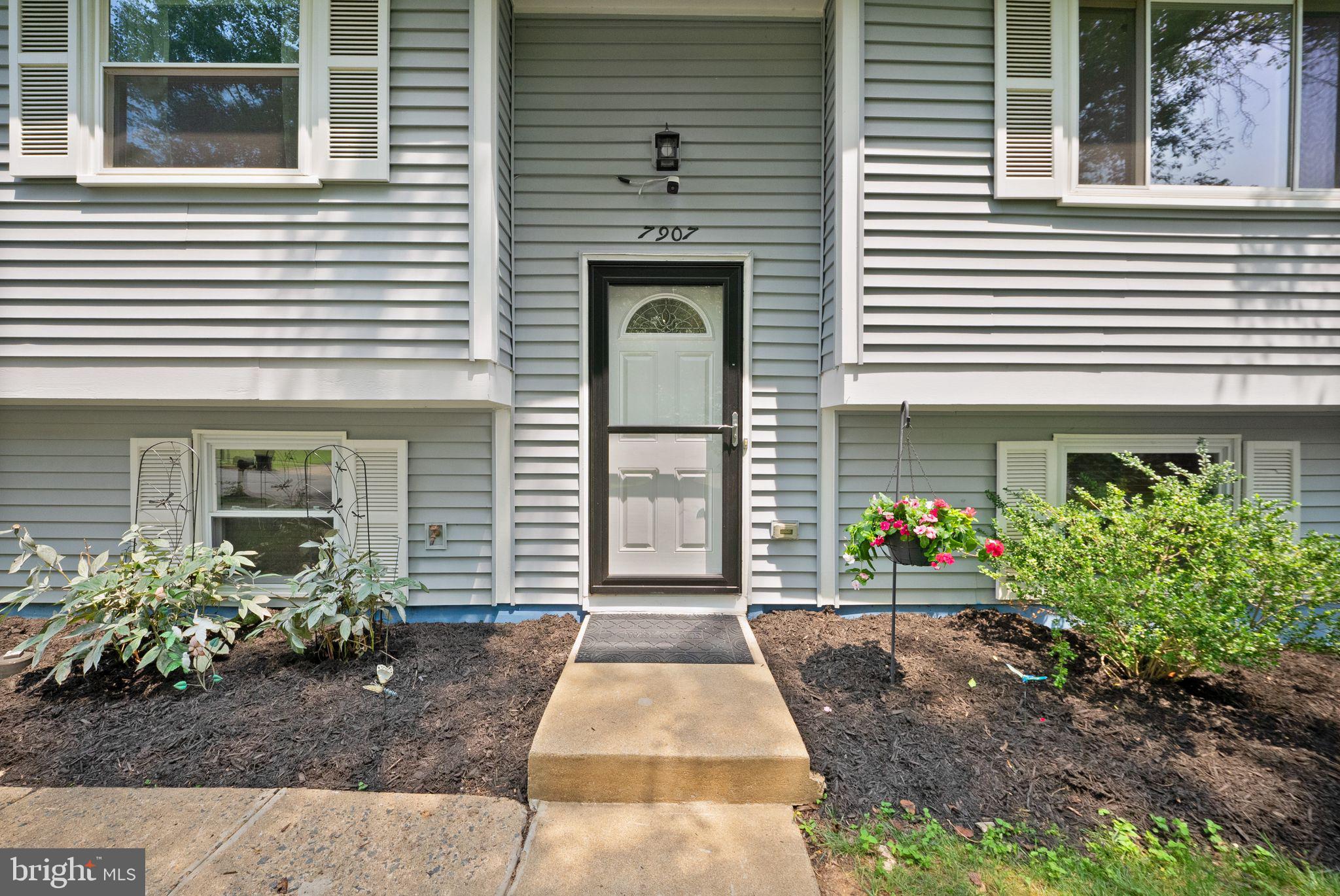 7907 CLIFF ROCK COURT