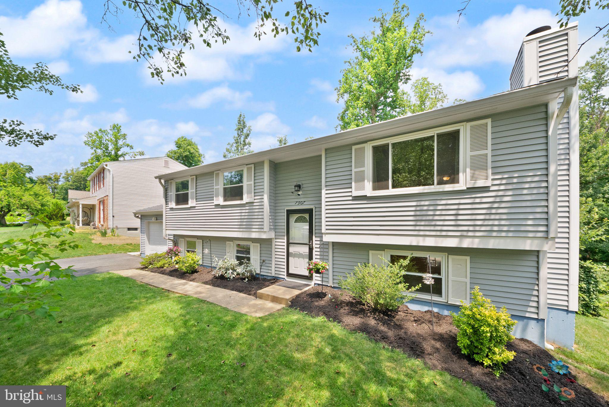 7907 CLIFF ROCK COURT