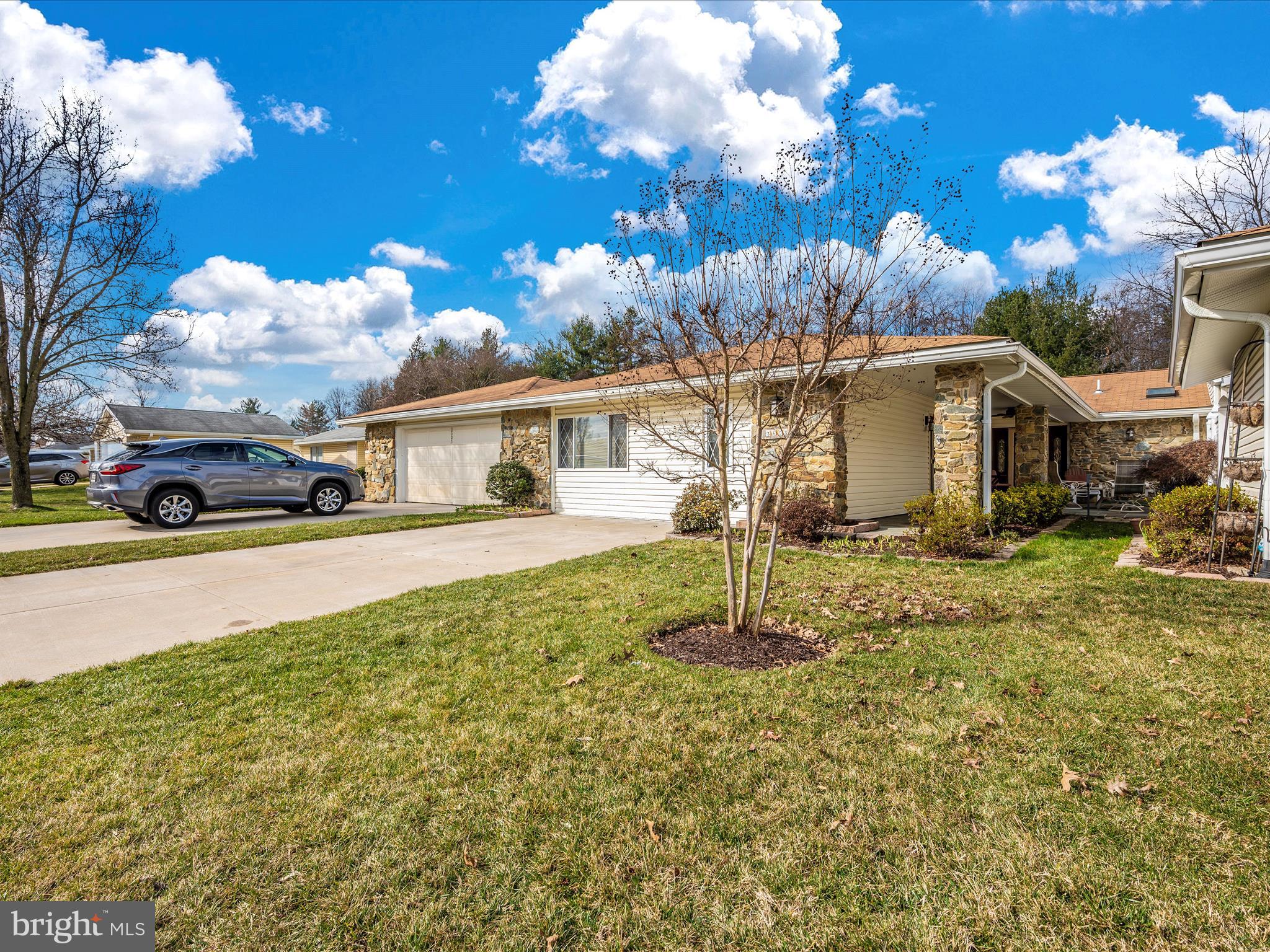 LEISURE WORLD - Residential