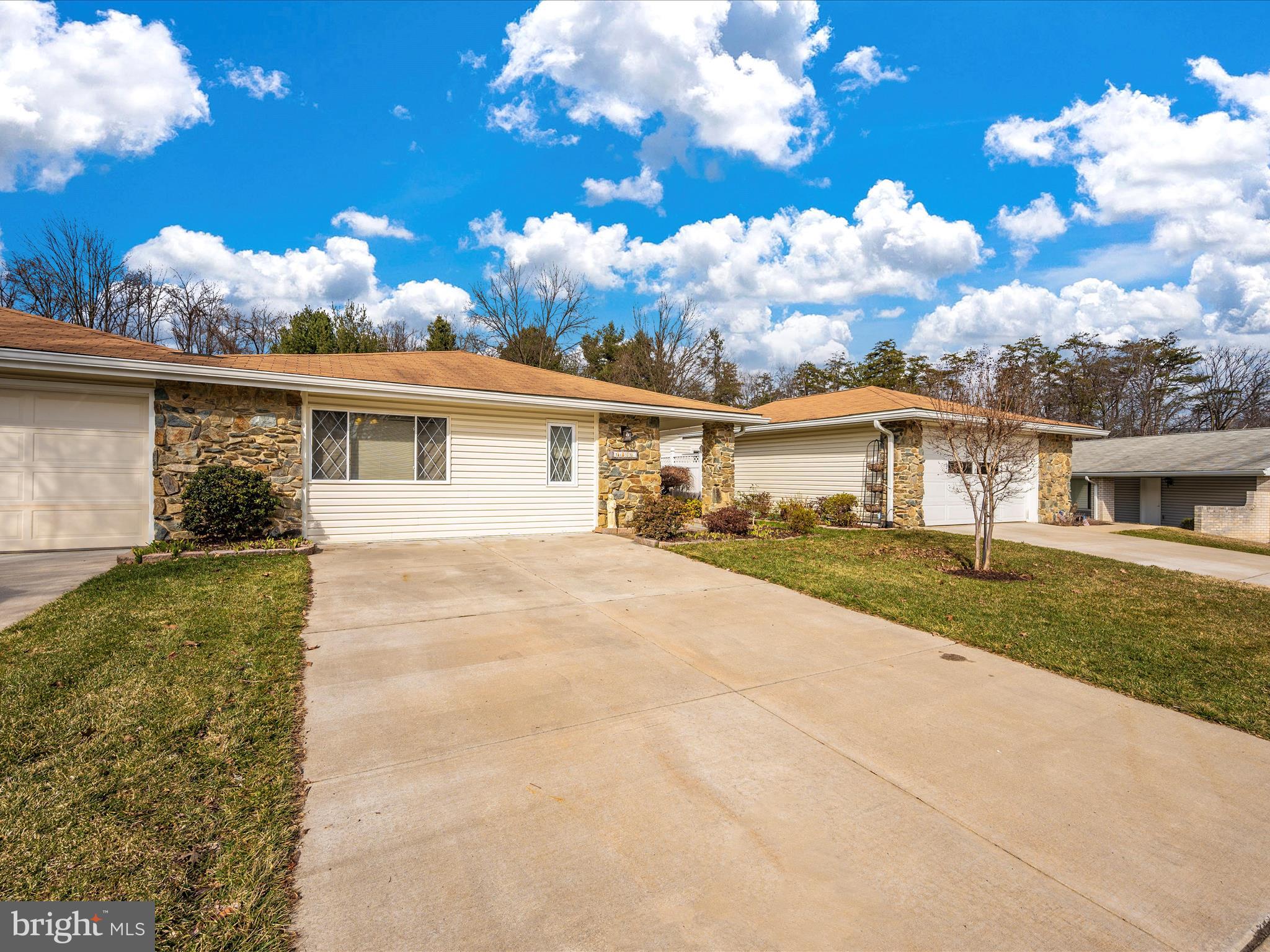 LEISURE WORLD - Residential