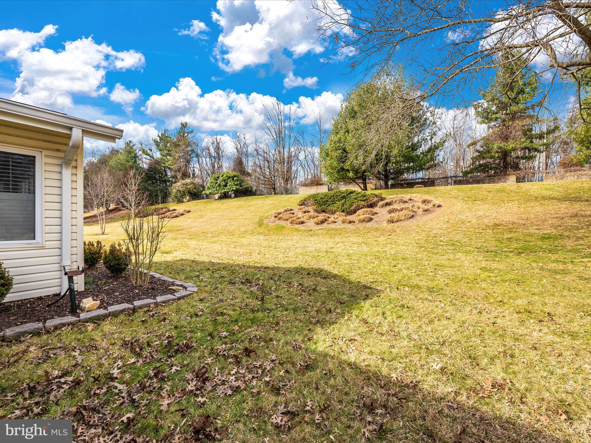 LEISURE WORLD - Residential