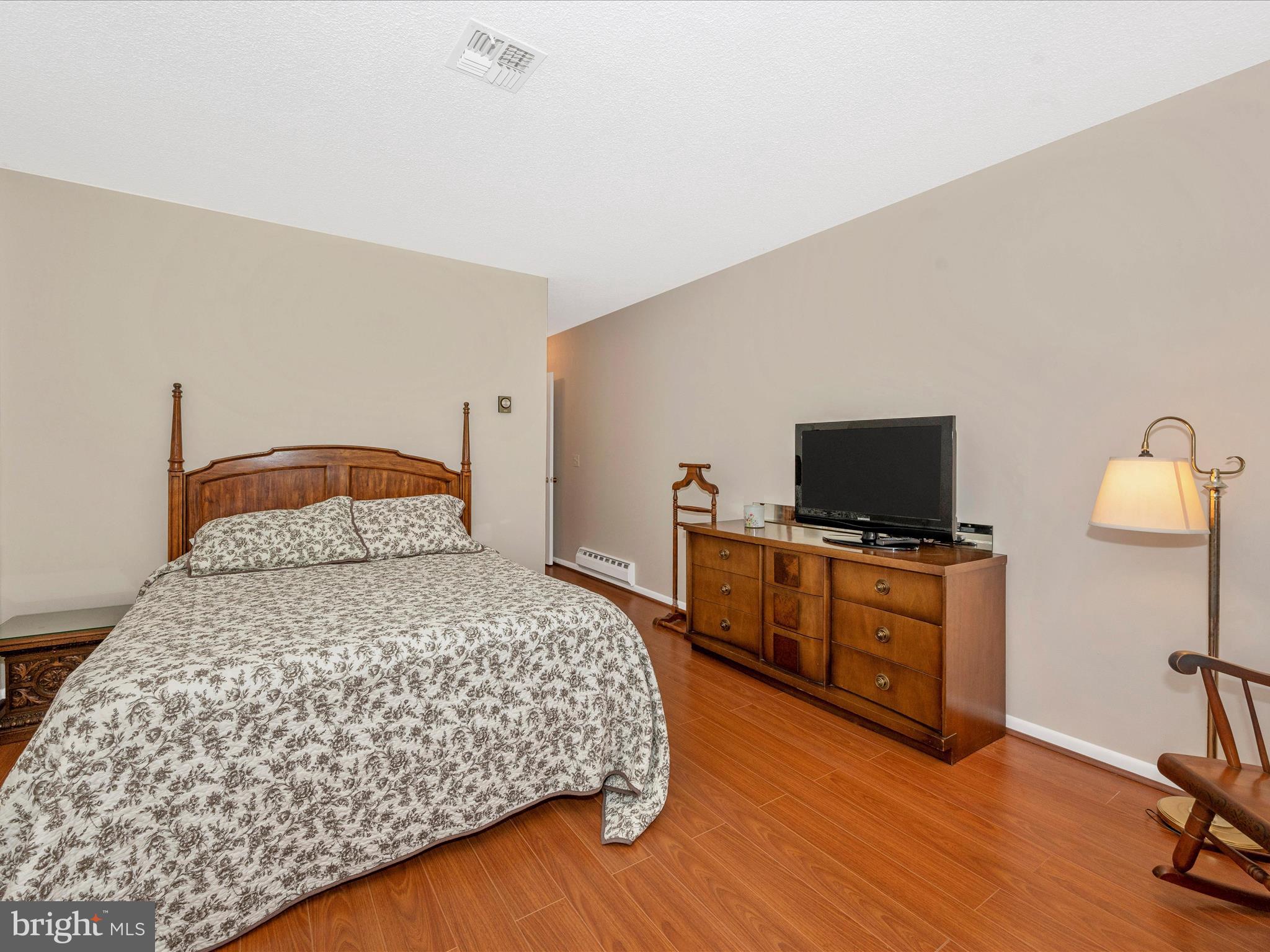 LEISURE WORLD - Residential