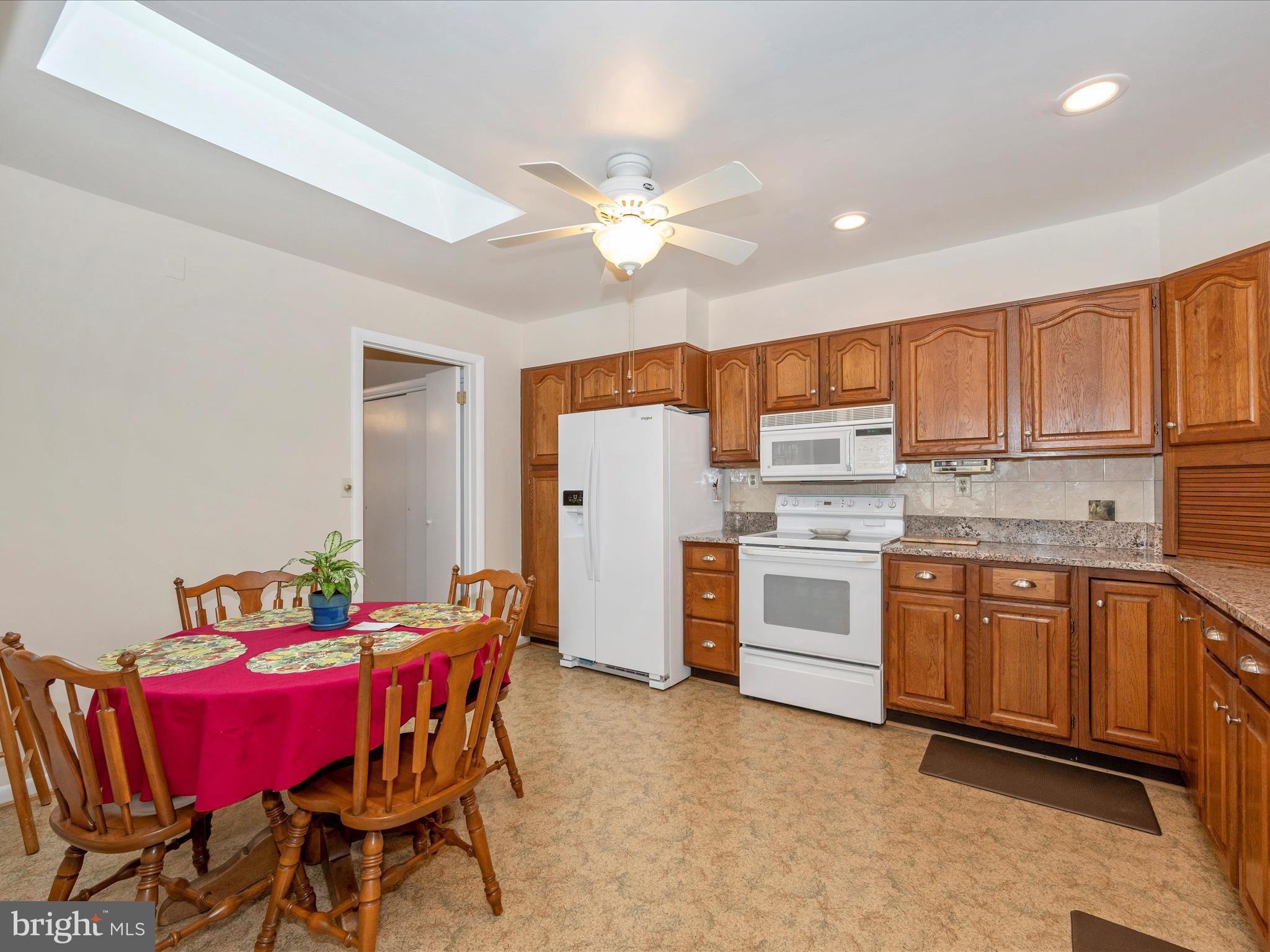 LEISURE WORLD - Residential