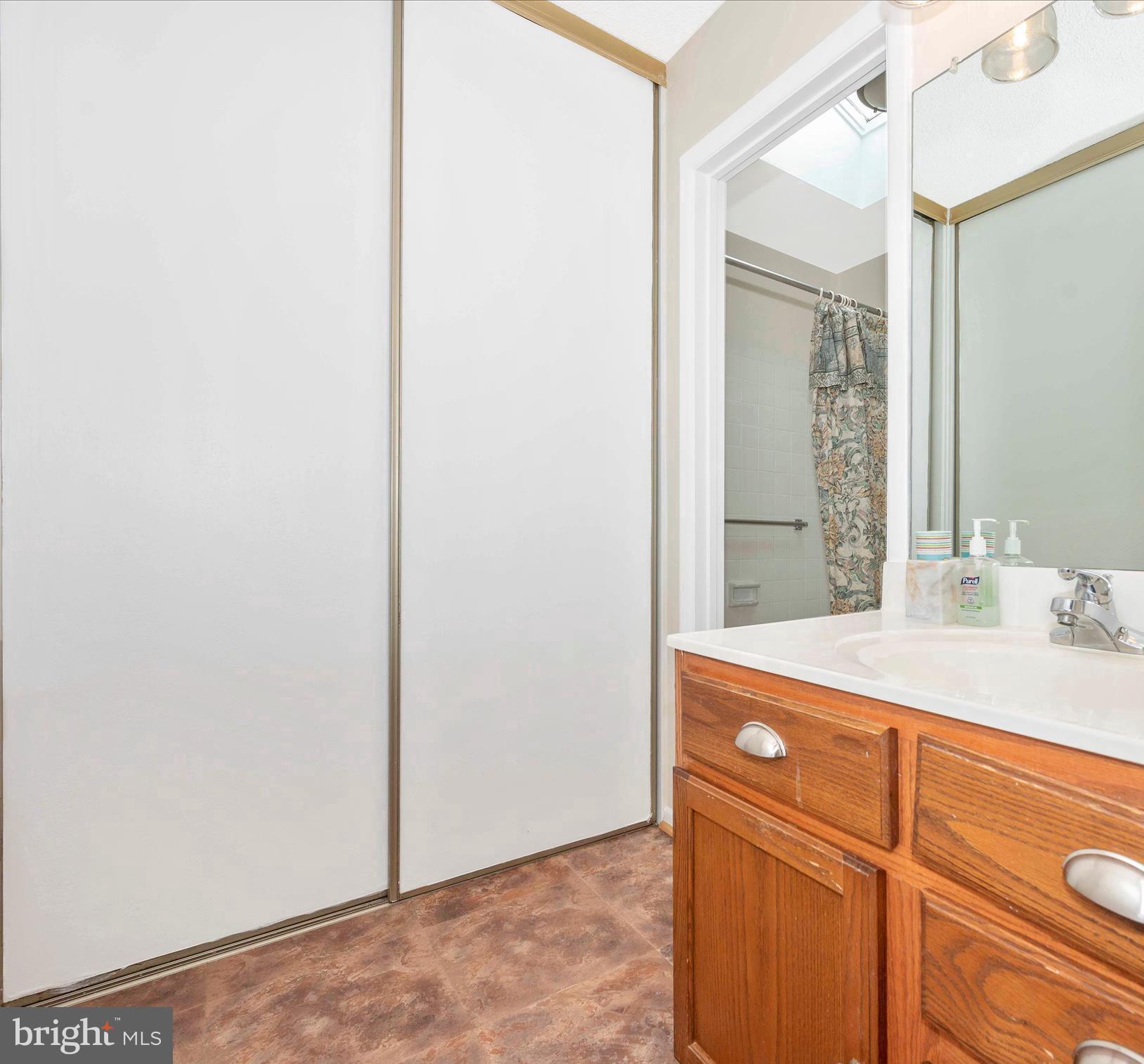 LEISURE WORLD - Residential