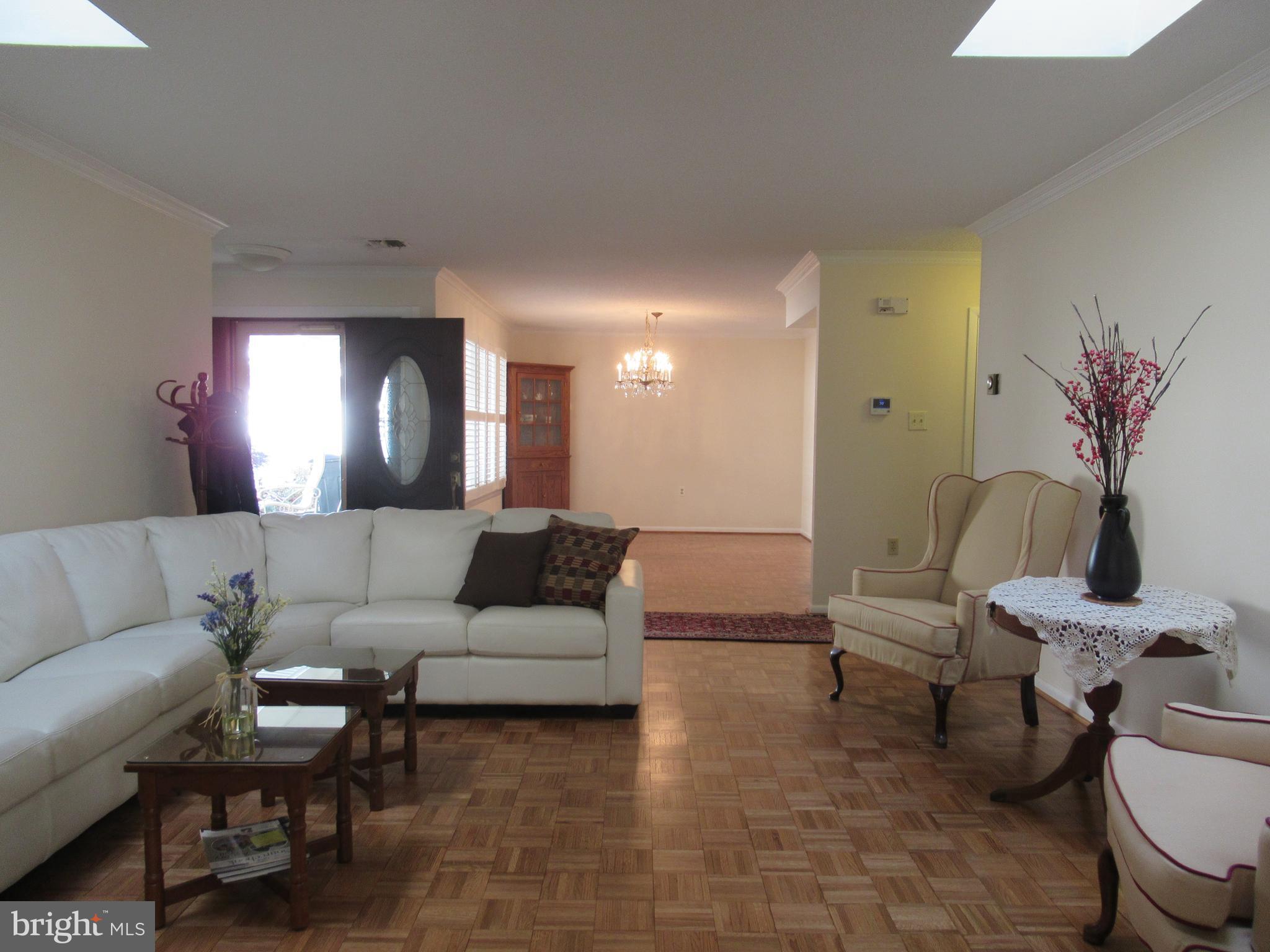 LEISURE WORLD - Residential