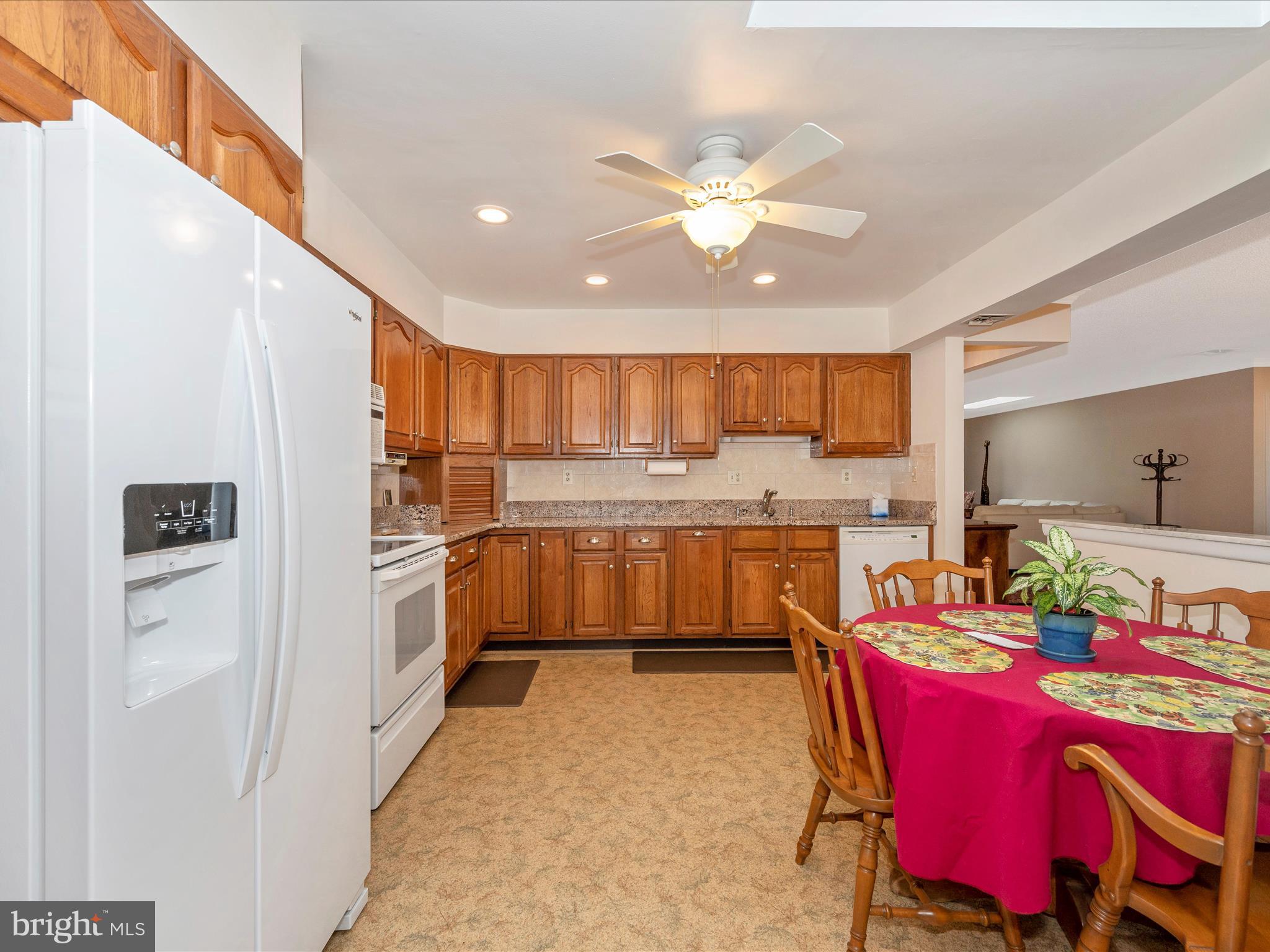 LEISURE WORLD - Residential