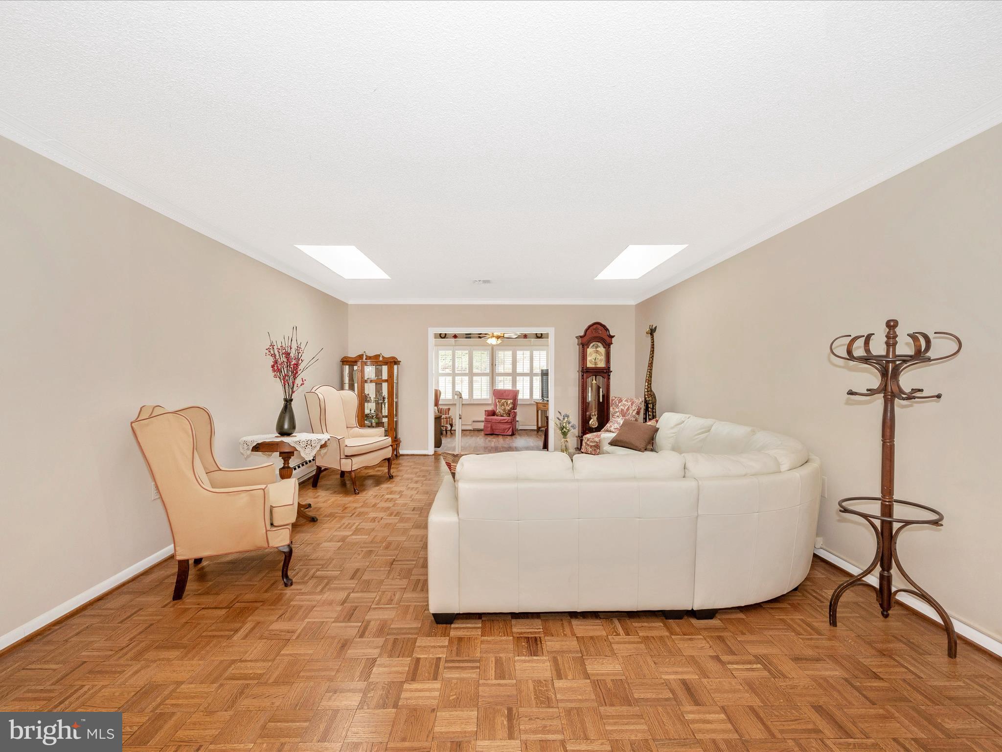 LEISURE WORLD - Residential