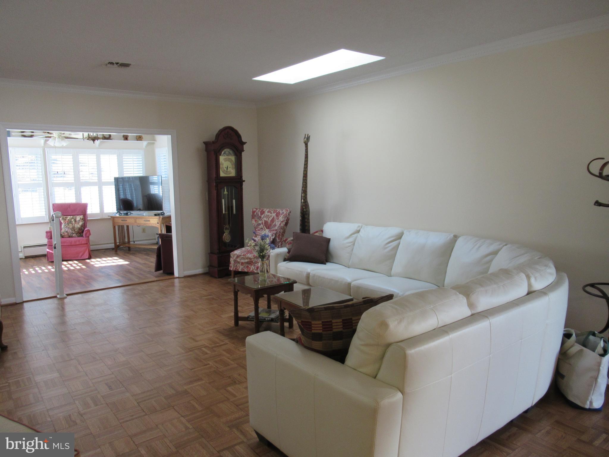 LEISURE WORLD - Residential