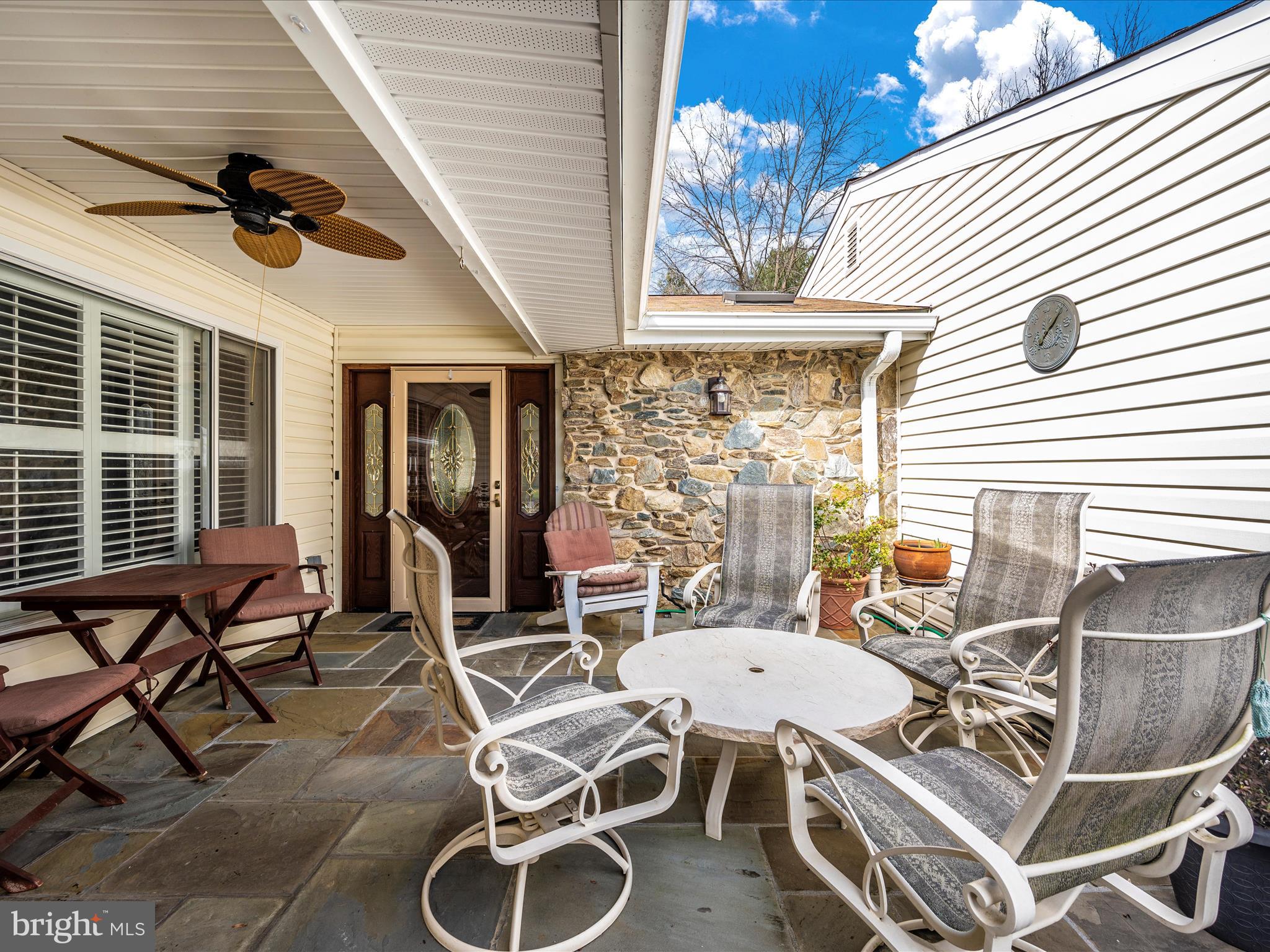 LEISURE WORLD - Residential