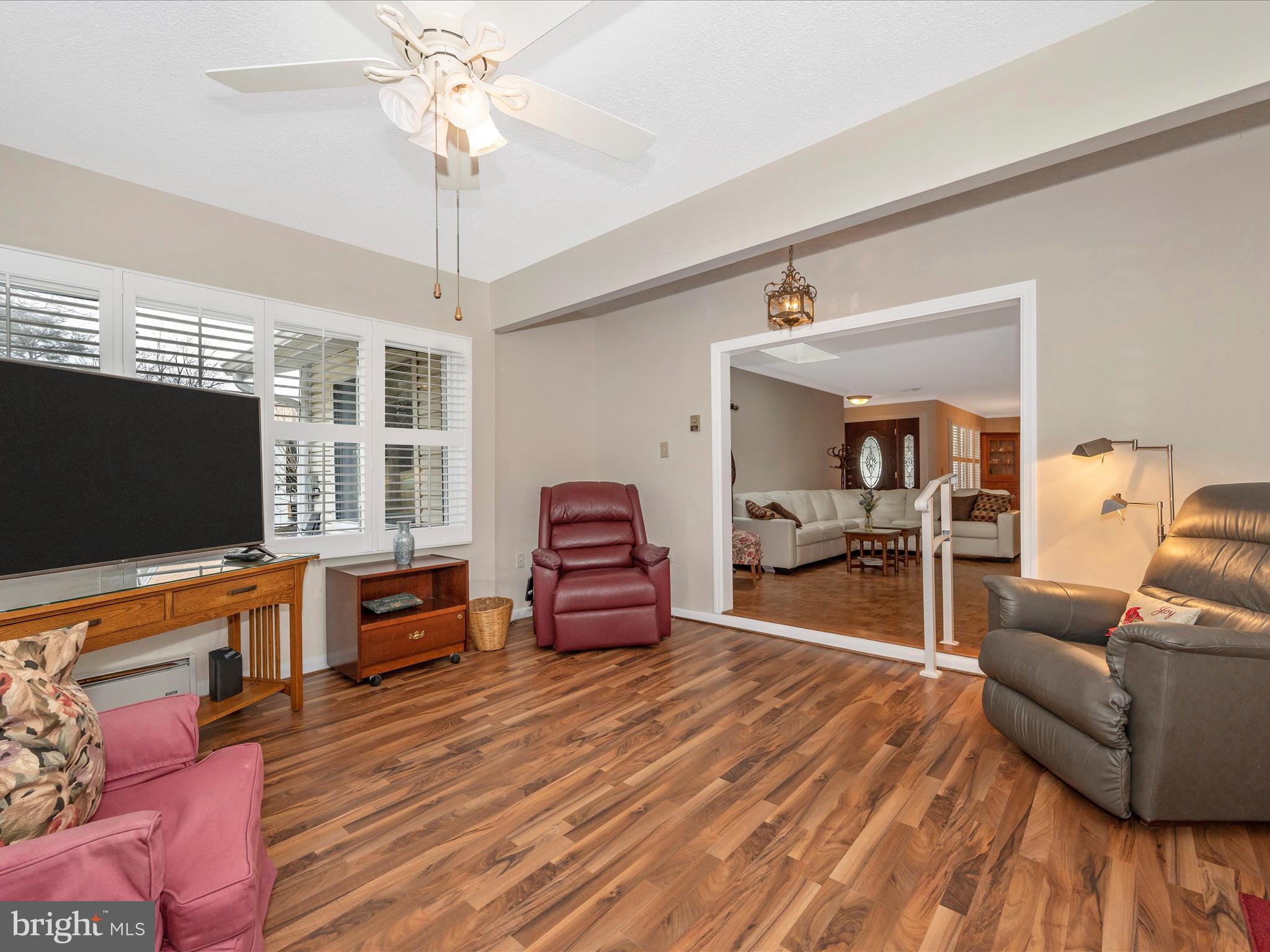 LEISURE WORLD - Residential