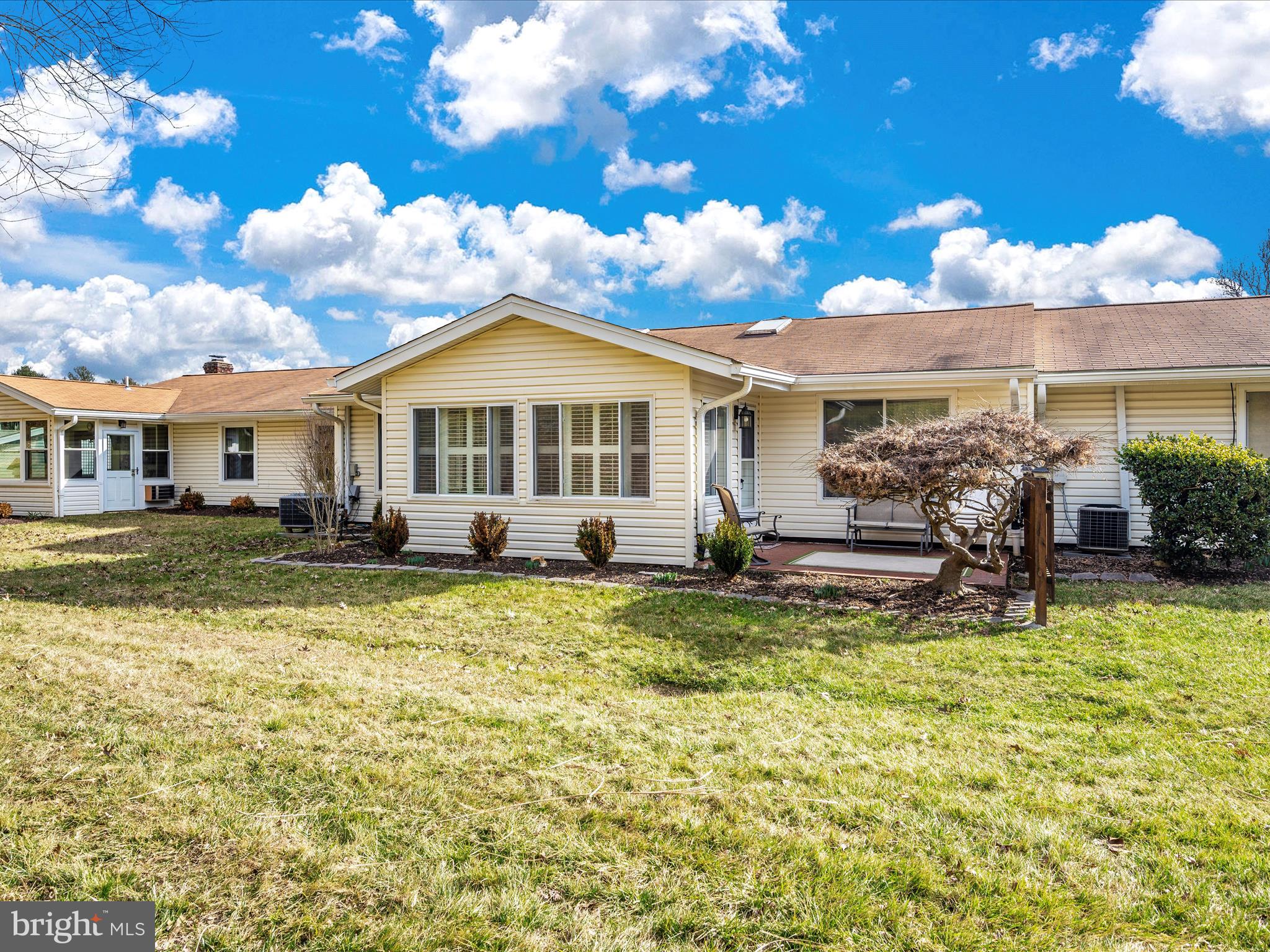 LEISURE WORLD - Residential