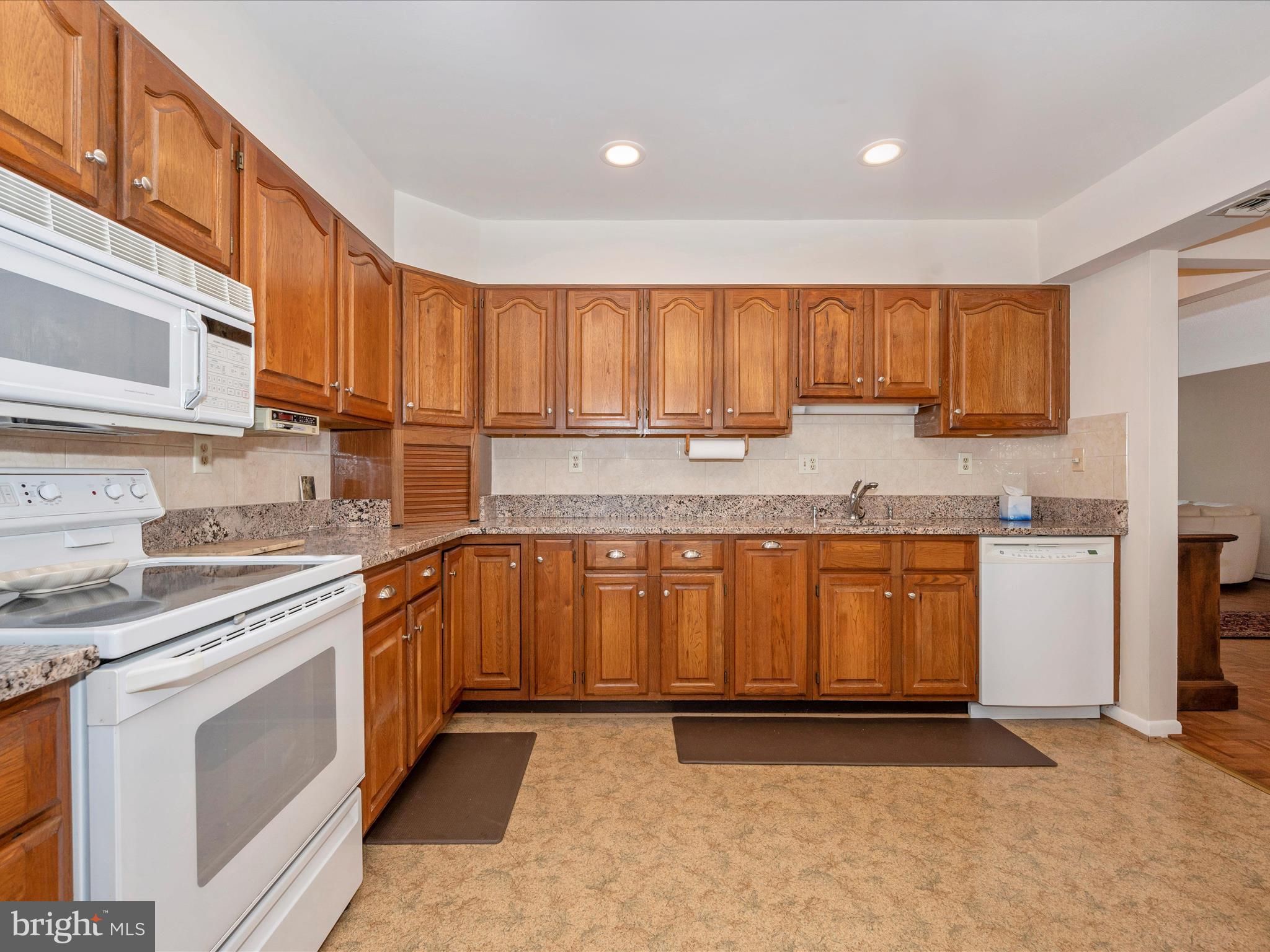 LEISURE WORLD - Residential